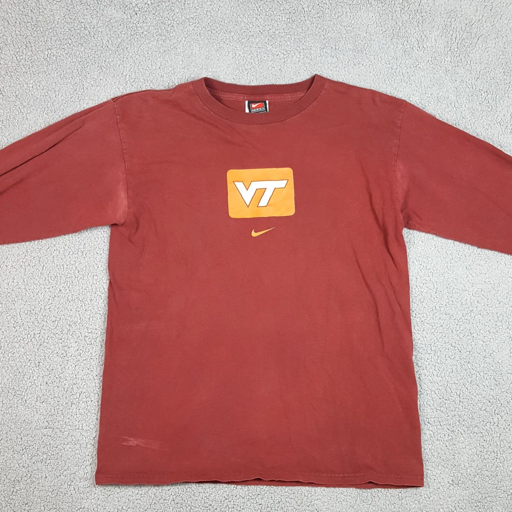 Nike VINTAGE Nike Virginia Tech Hokies T Shirt Center Swoosh Logo Men’s Medium Red 90s Y2K Sports Graphic Shirt Mens Size US M / EU 48-50 / 2 - 6 Thumbnail
