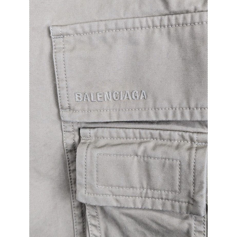 Balenciaga o1rshd1 Cargo Short in Beige Size US 30 / EU 46 - 19 Thumbnail