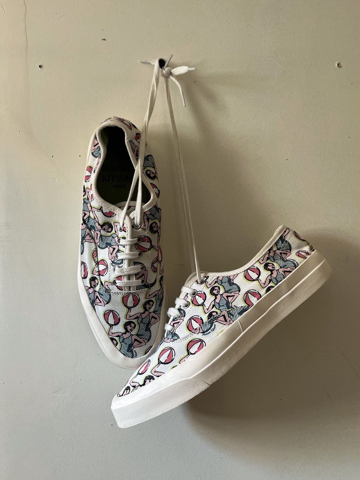 Maison Kitsune maison kitsune “Tenis dancing girls” canvas shoes Size US 10.5 / EU 43-44 - 3 Thumbnail