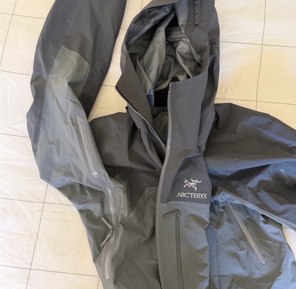 Arc'teryx Arcteryx Alpha Ar Size US L / EU 52-54 / 3 - 6 Thumbnail