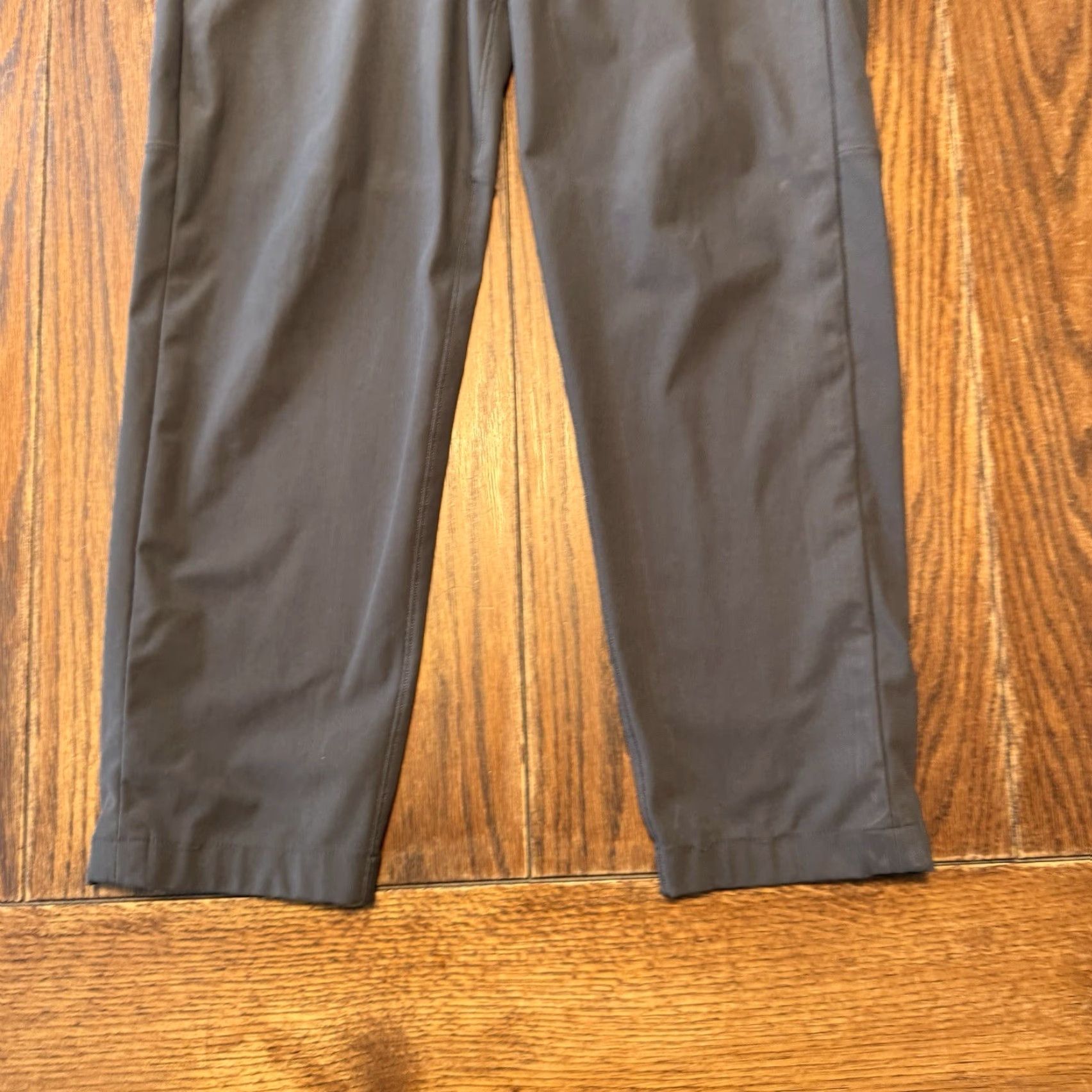 Lululemon Lululemon Men's Gray Pants Regular 32 Inseam 28 Stretch Zip Pocket Cotton Polyester Elastane Pants Sports Activewear Size US 32 / EU 48 - 4 Thumbnail