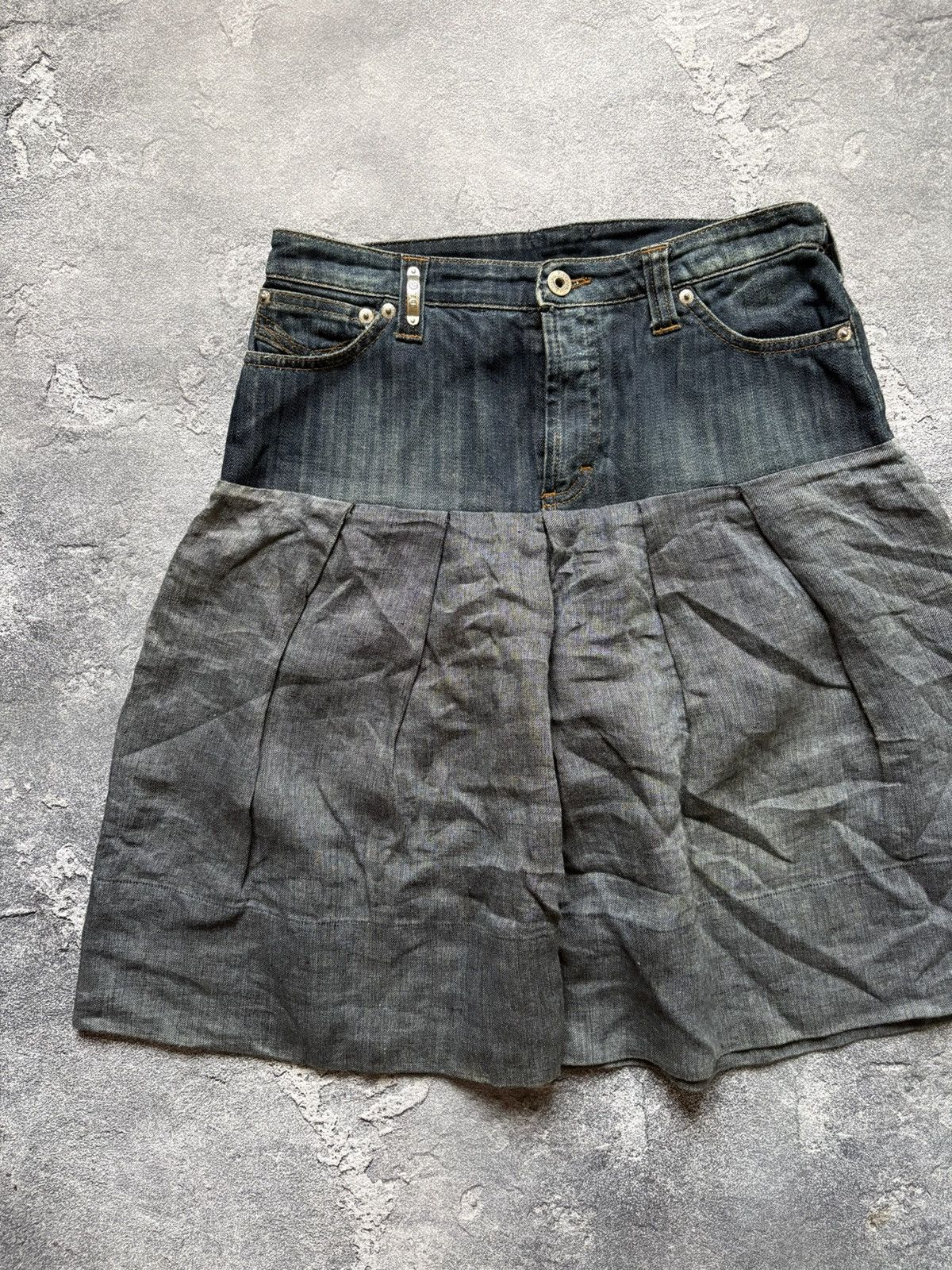 Dolce & Gabbana Vintage Dolce & Gabbana Y2K Denim Pleated Skirt Size 38 Size 26" / US 2 / IT 38 - 3 Thumbnail