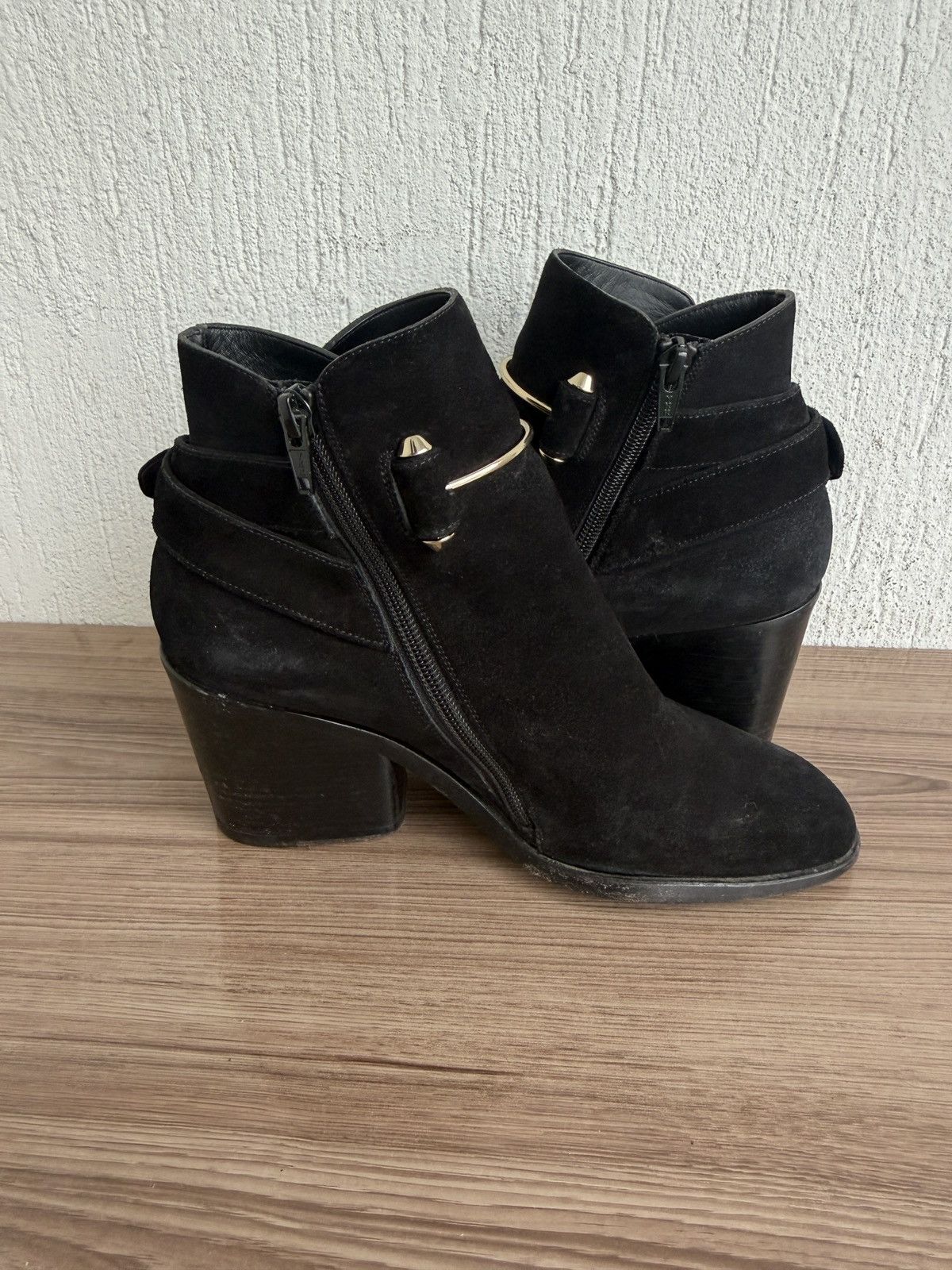 Balenciaga Suede ankle boot Size US 8 / IT 38 - 12 Thumbnail