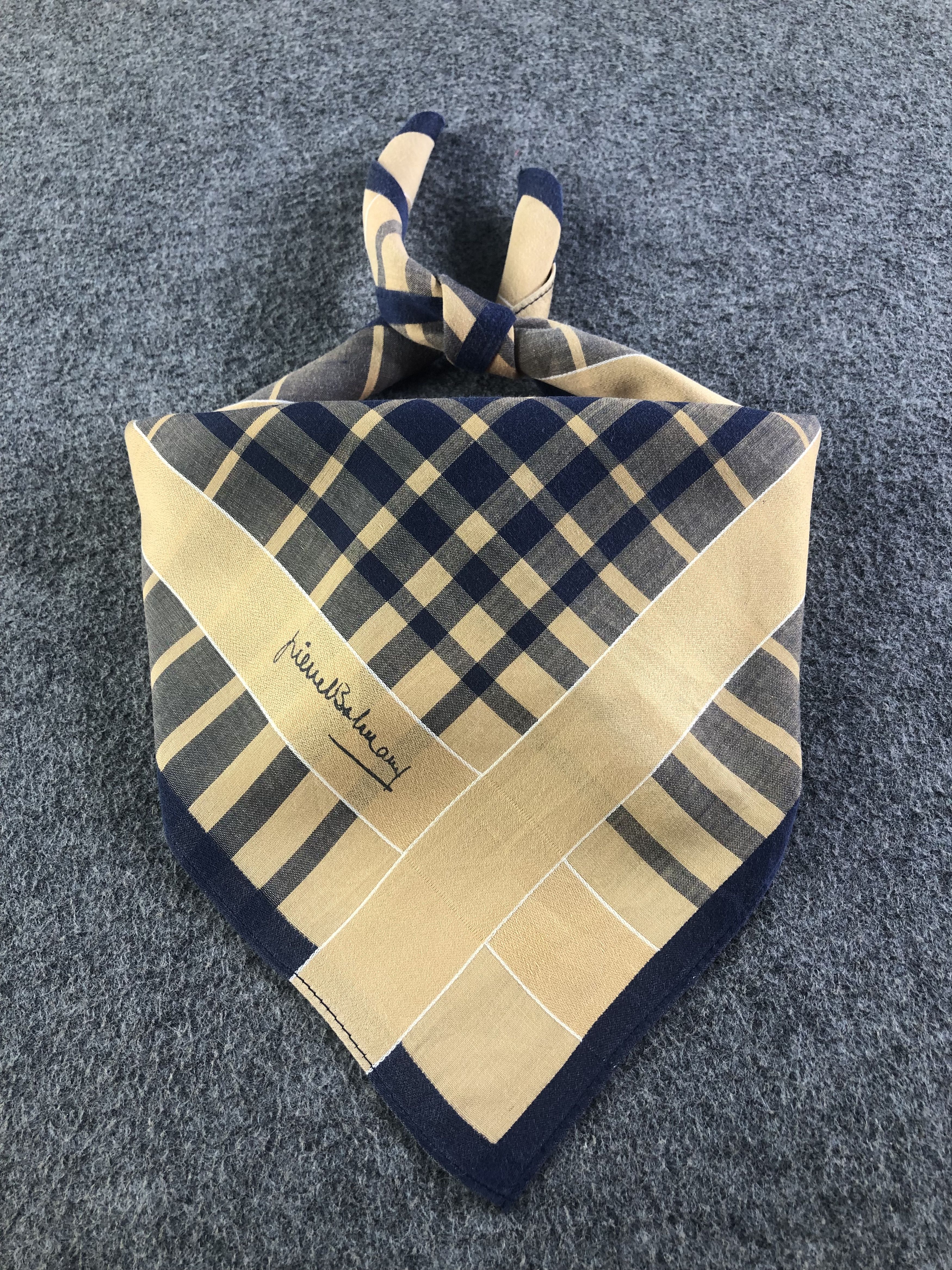 Pierre Balmain Pierre Balmain Handkerchief / Bandana / Neckerchief C476 Size ONE SIZE - 1 Thumbnail