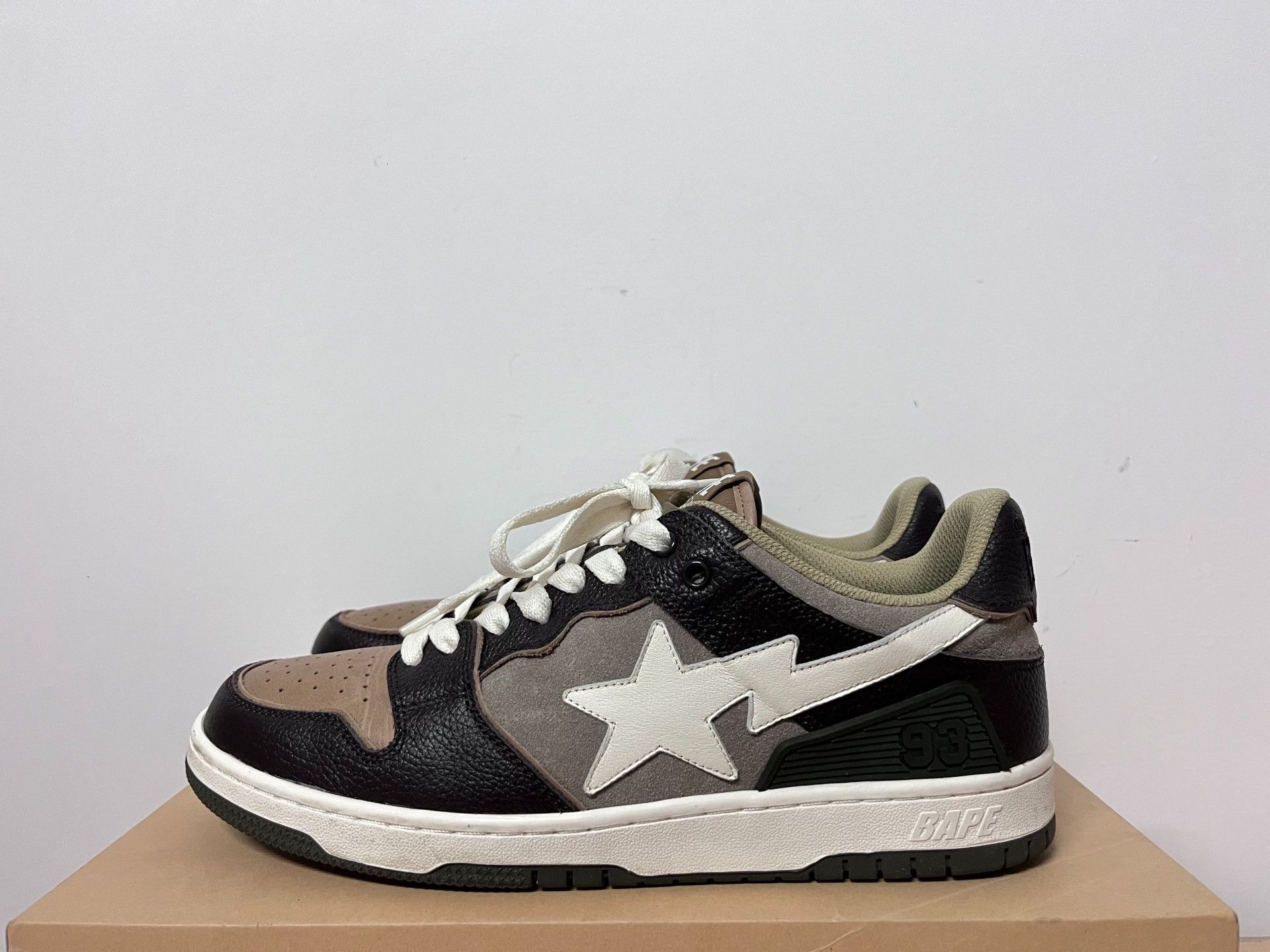 Bape Bape Multi Lowtop Sneakers 10 Men Size US 10 / EU 43 - 1 Thumbnail