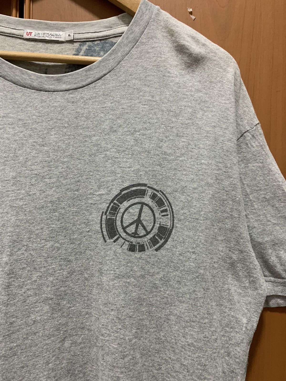 Uniqlo Uniqlo Metal Gear Solid Peace Walker Graphic Tee Distressed Size US XL / EU 56 / 4 - 3 Thumbnail