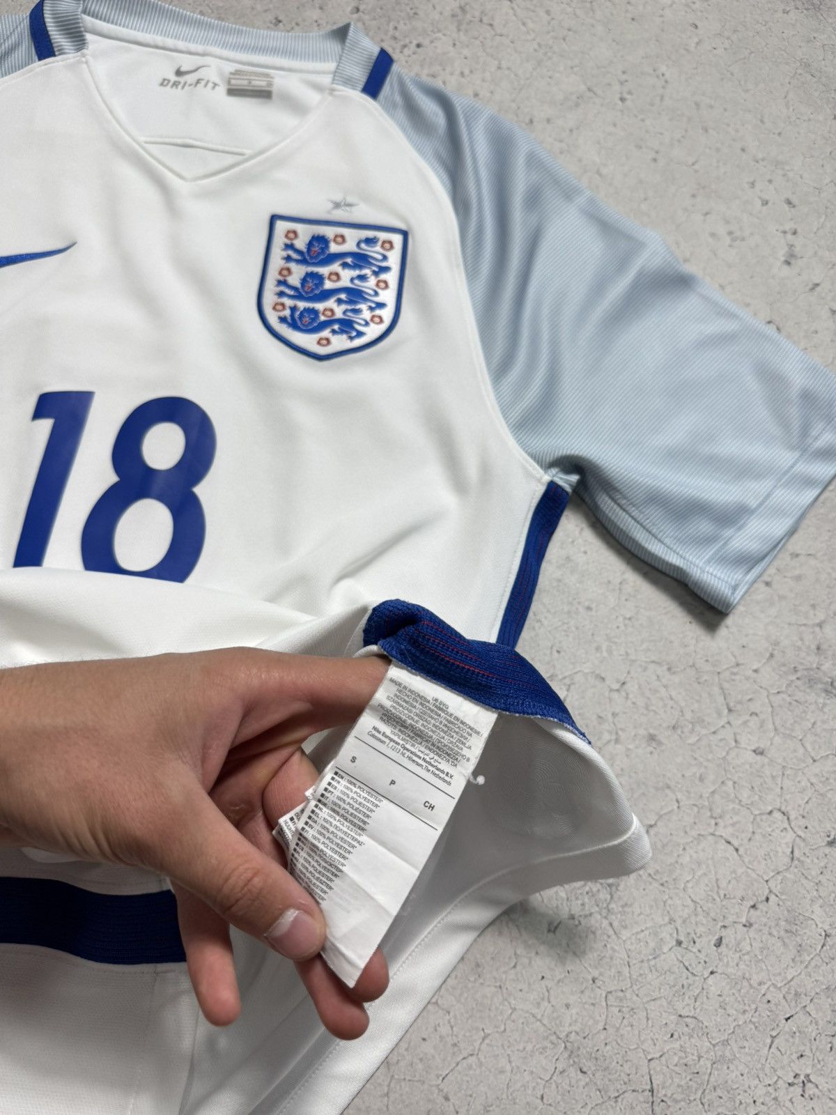 Nike Nike England Team Jack Wilshere #18 Vintage Soccer Jersey Size US S / EU 44-46 / 1 - 10 Thumbnail