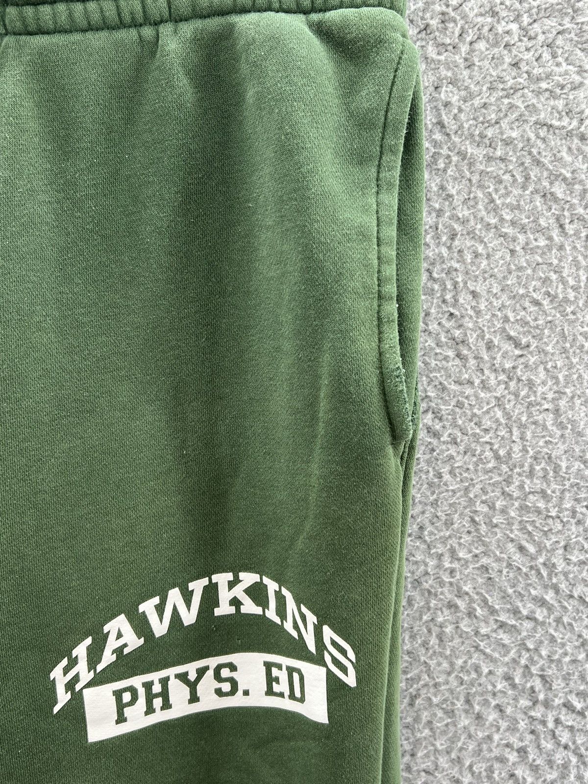 Nike Nike Stranger Things Hawkins High Sweatpants Small CQ3656 Size US 34 / EU 50 - 7 Thumbnail