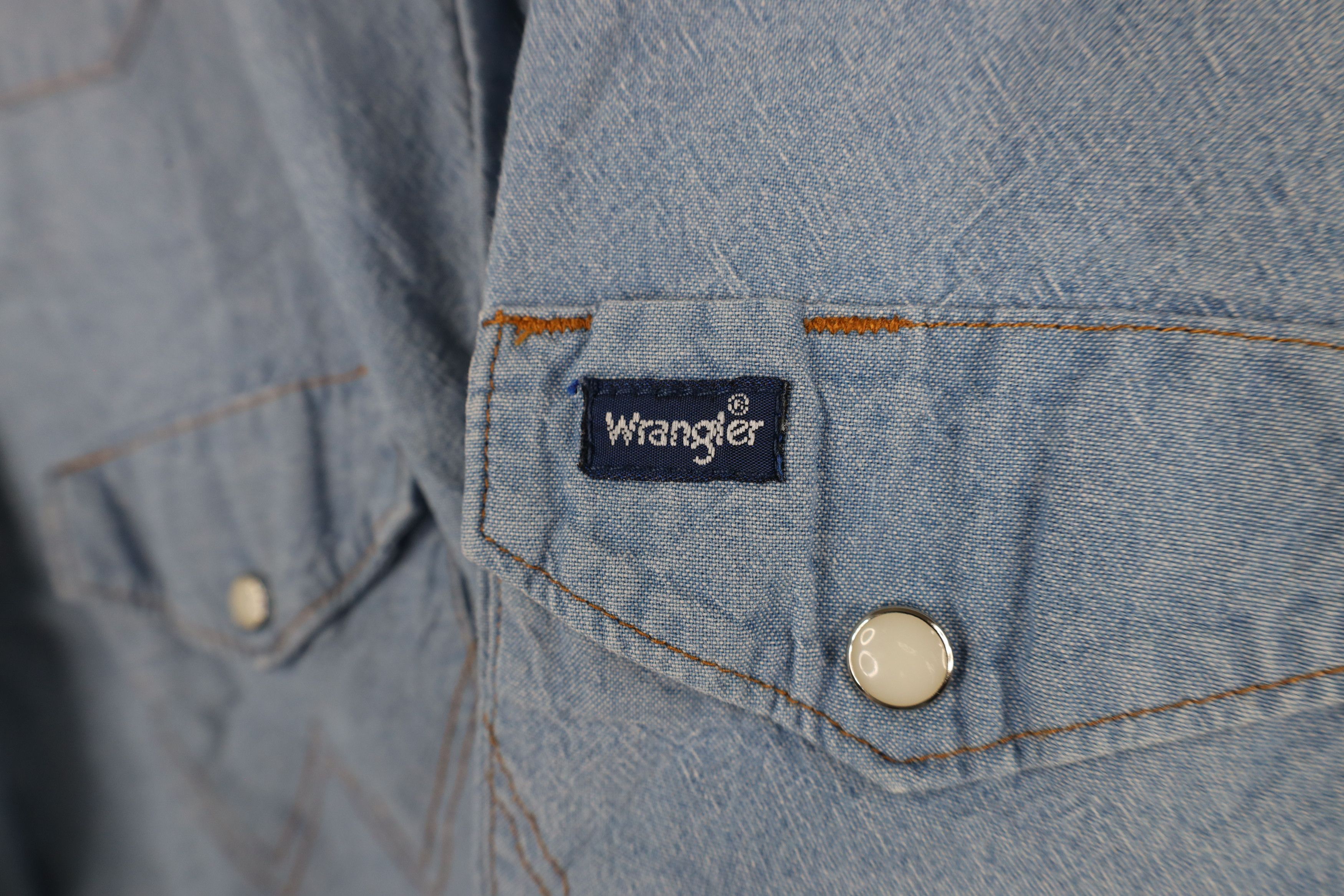 Vintage × Wrangler Vintage 90s Wrangler Chambray Cowboy Button Shirt Blue Size US L / EU 52-54 / 3 - 5 Thumbnail