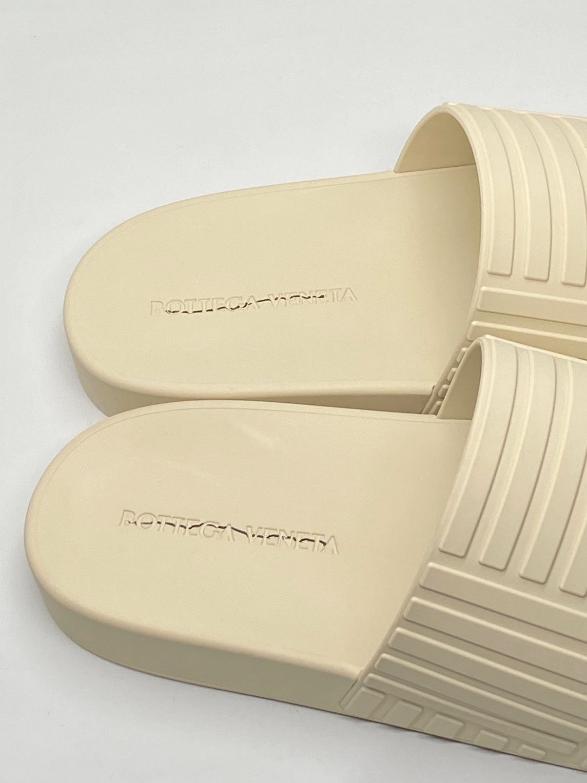 Bottega Veneta Bottega Veneta Rubber Slide Sandals size 46/us size 13 Size US 13 / EU 46 - 8 Thumbnail