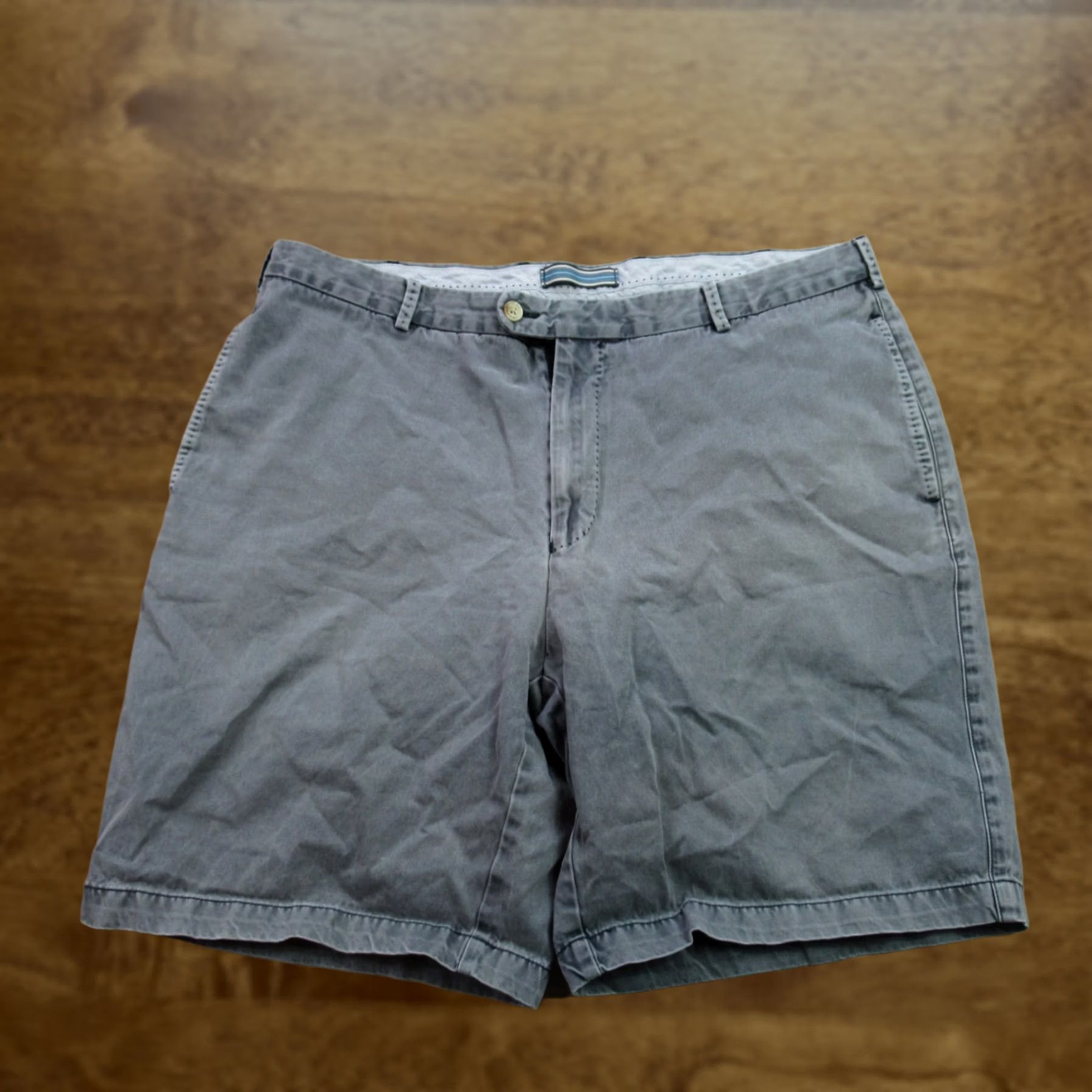 Peter Millar Peter Millar Shorts Mens 38 Chino Golf Lightweight Outdoor Pockets Button Size US 38 / EU 54 - 1 Thumbnail