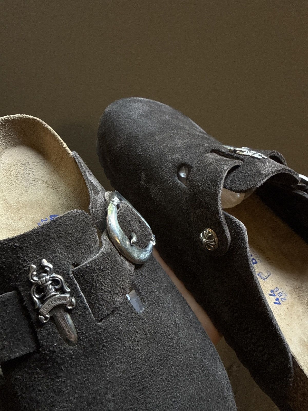 Birkenstock × Chrome Hearts Chrome Hearts x Birkenstock Mocca Brown Dagger Size US 11 / EU 44 - 3 Thumbnail