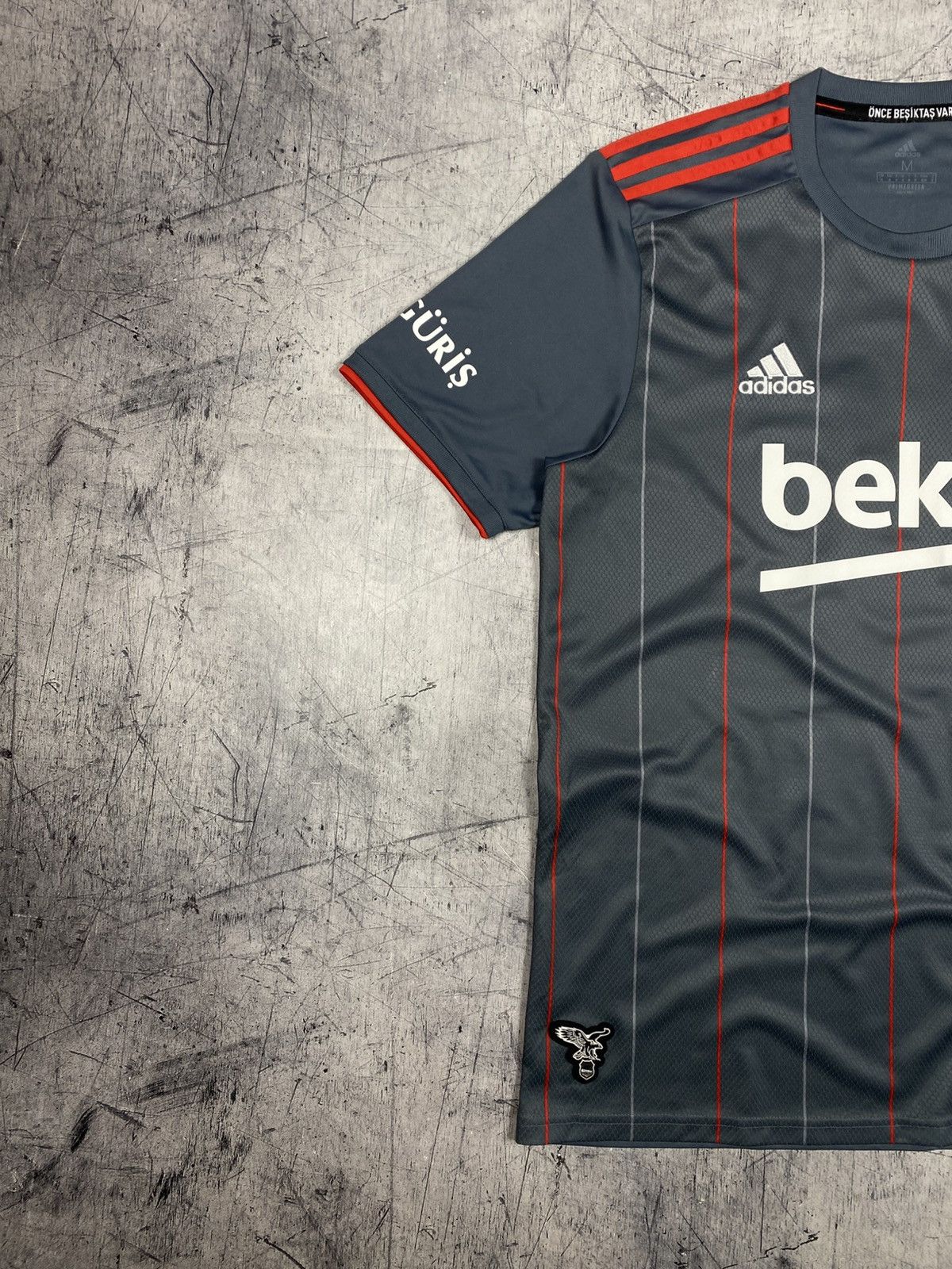 Adidas Adidas Beşiktaş 2021/22 Third Jersey #8 Güven Size US M / EU 48-50 / 2 - 3 Thumbnail