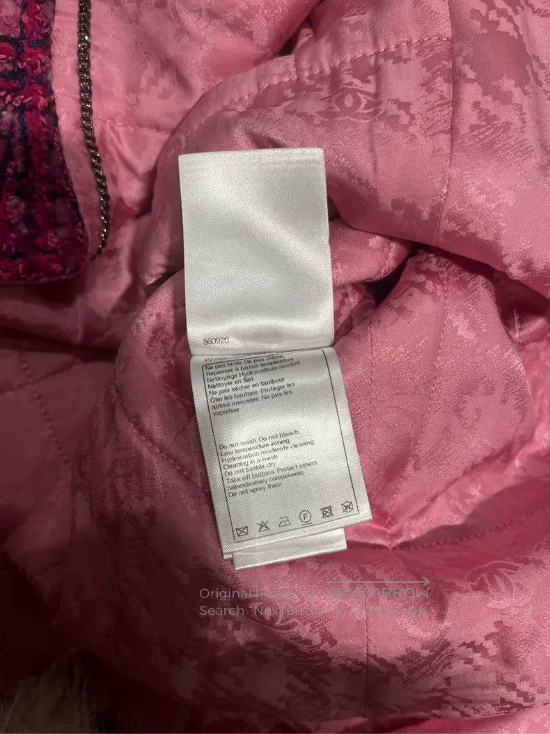 Chanel 24K rose red stitching pink plaid lion relief diamo