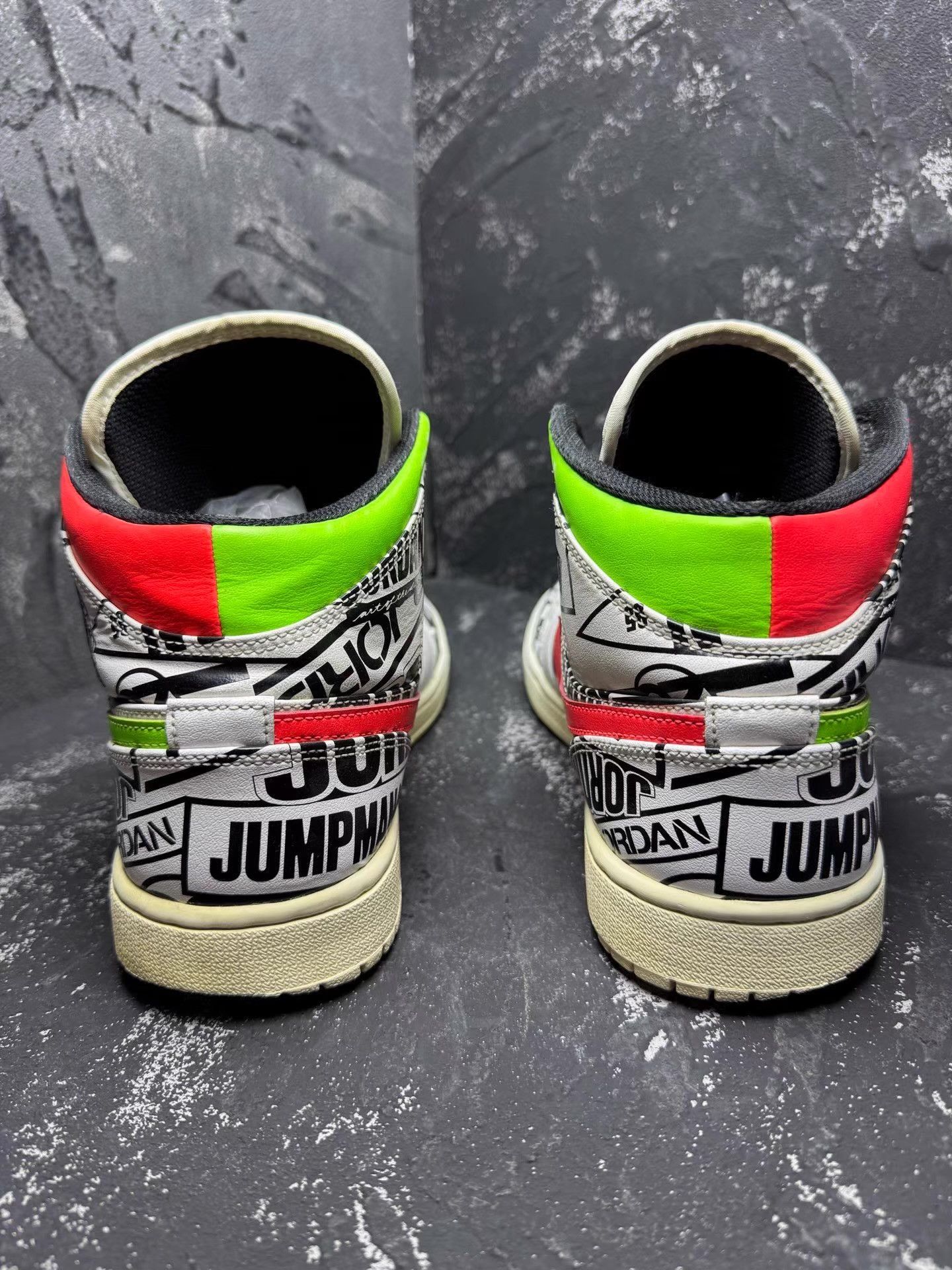 Nike Air Jordan 1 Mid Black & White Graffiti Q10 Size US 9.5 / EU 42-43 - 6 Thumbnail