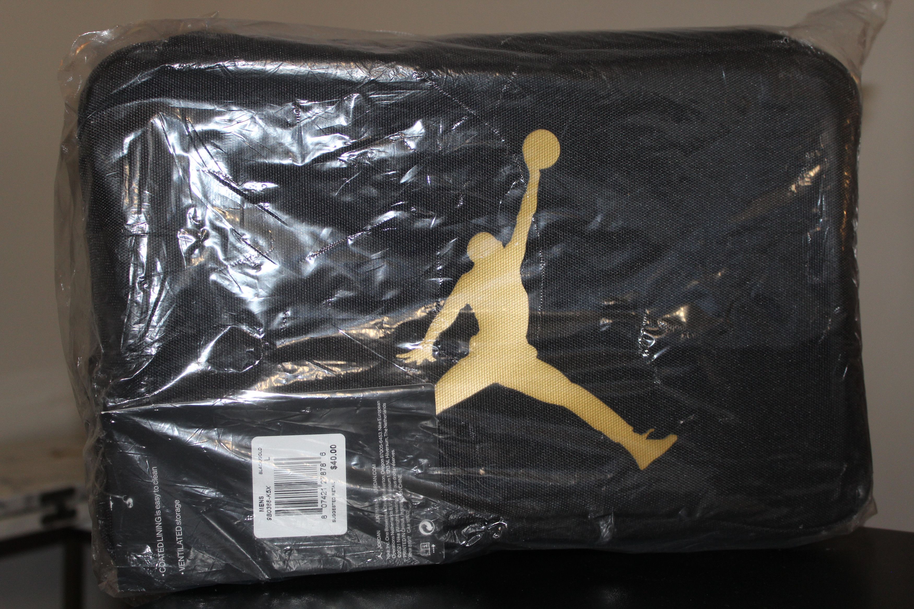 Jordan Brand Vintage Nike Golf Jordan Shoebox Bag Black Gold 9B0388-K5X Size ONE SIZE - 1 Thumbnail