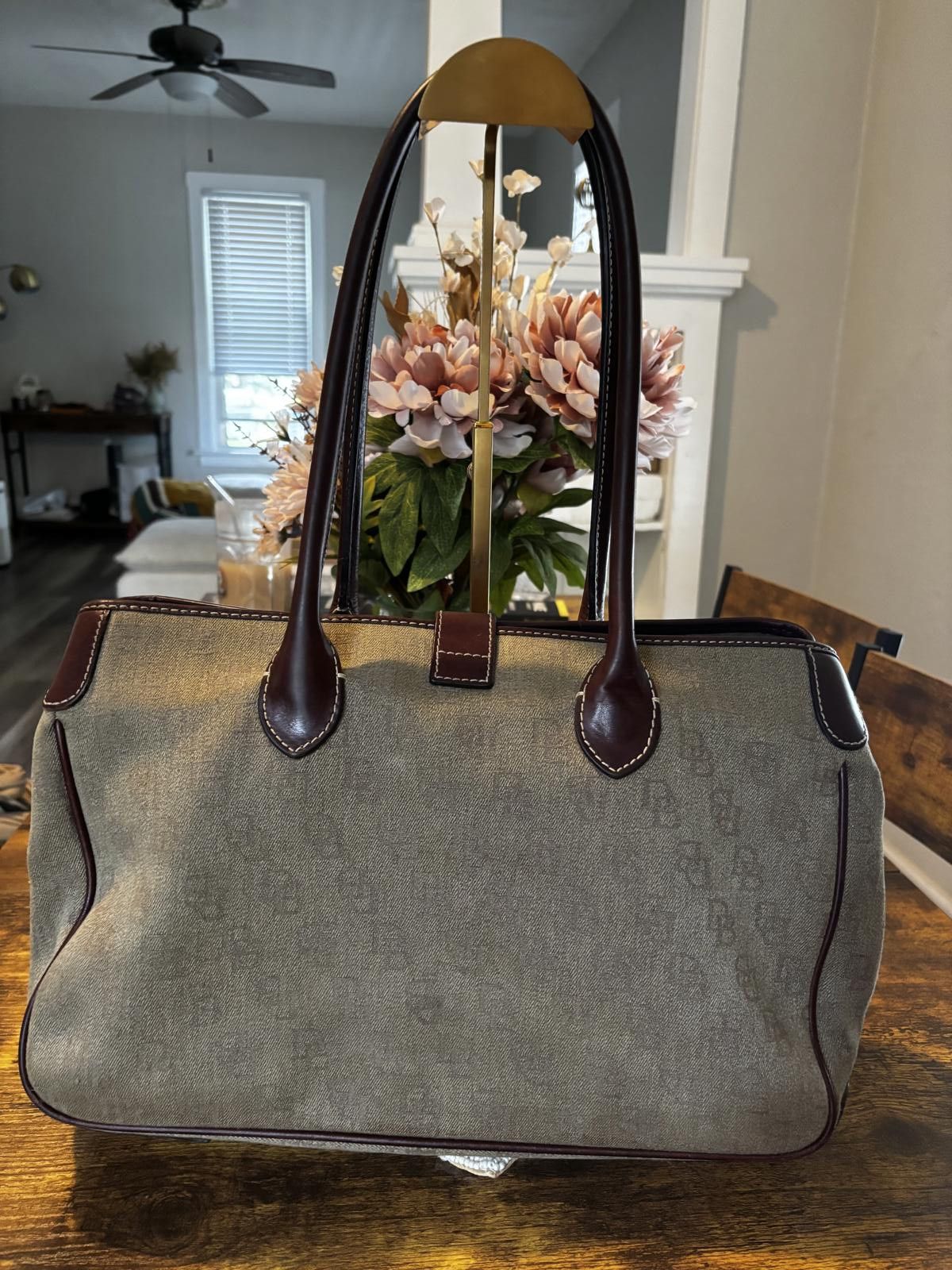 Dooney & Bourke Dooney & Bourke Khaki & Burgundy XL Tote Bag Size ONE SIZE - 2 Thumbnail