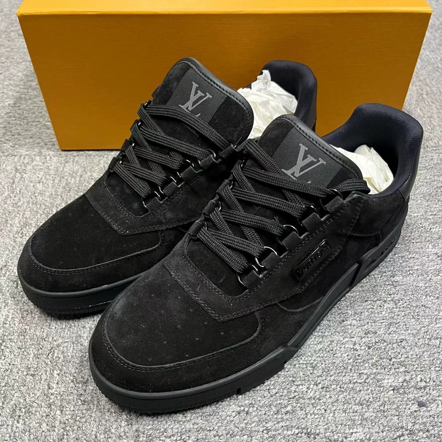 Louis Vuitton Louis Vuitton Black Round-Toe Casual Shoes Size US 7 / EU 40 - 2 Thumbnail