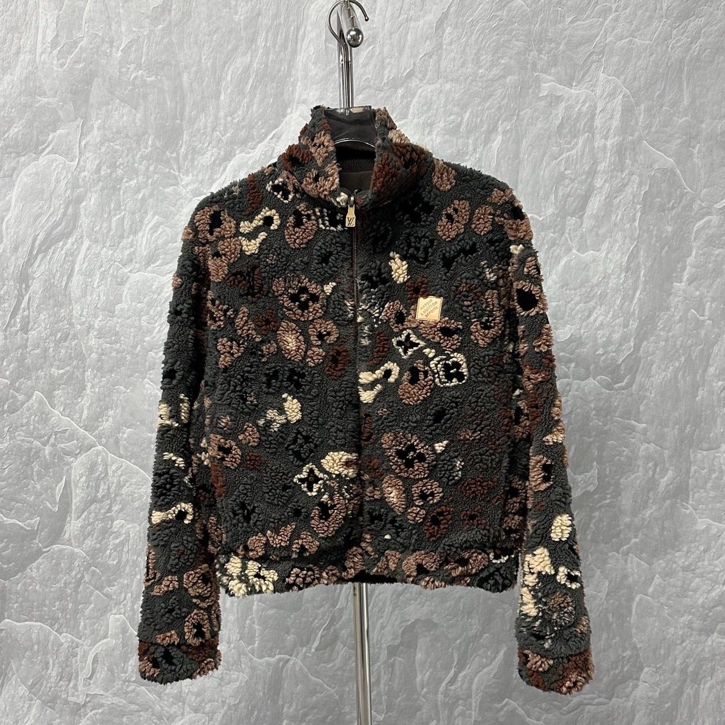 Louis Vuitton Louis Vuitton Nigo FW25 Double-Sided Teddy Coat Size US S / EU 44-46 / 1 - 1 Thumbnail