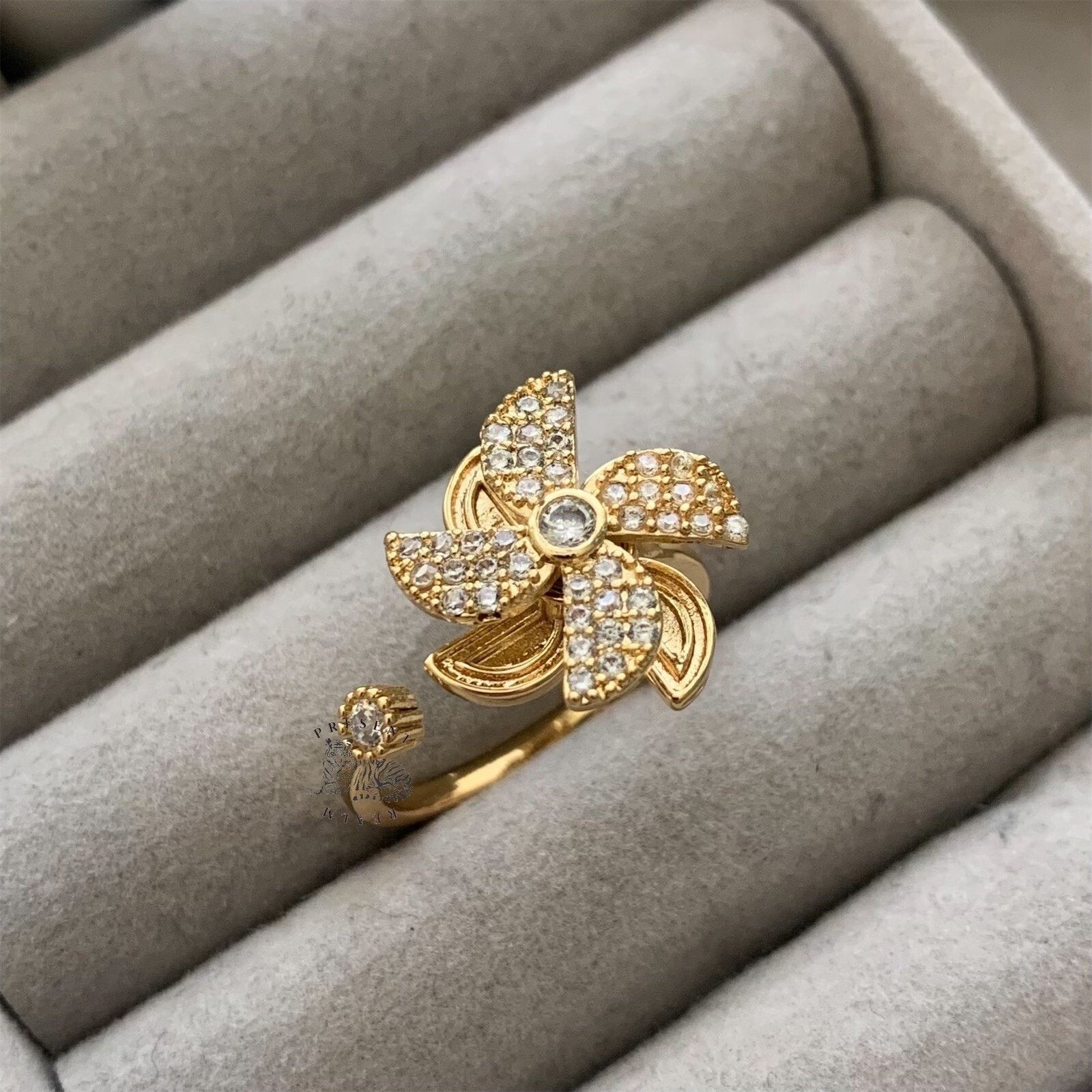 Jewelry × Vintage Windmill Spinner Ring, Y2K Ring, Adjustable Ring Size ONE SIZE - 3 Thumbnail