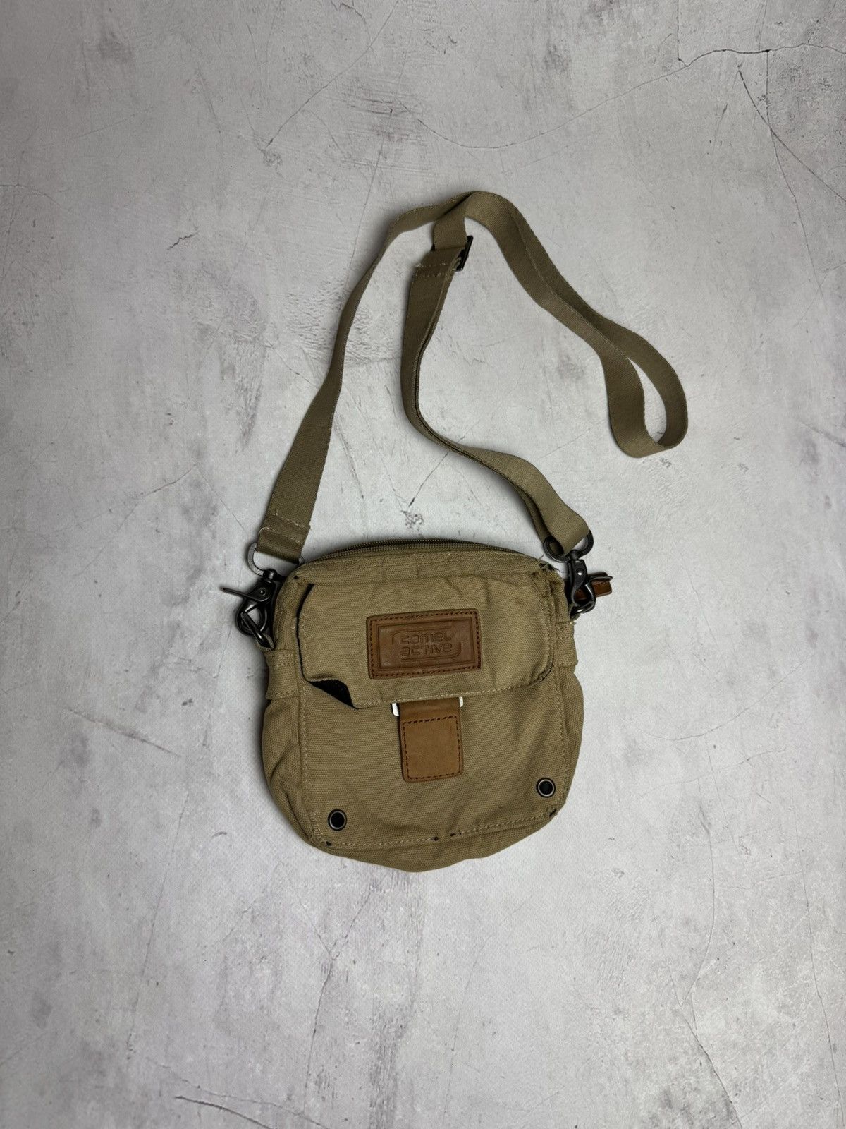 Camel Camel Active Crossbody Bag Khaki Vintage Size ONE SIZE - 1 Thumbnail
