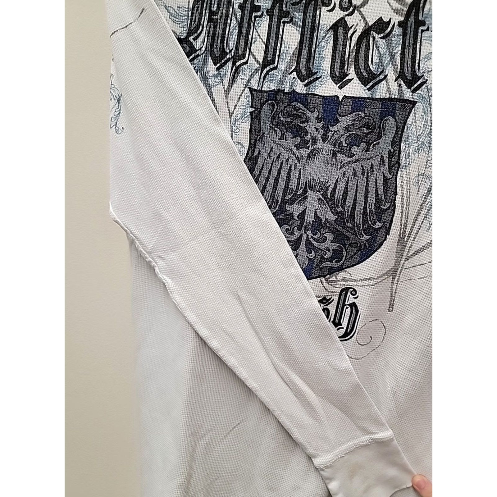 Affliction VINTAGE Affliction Shirt Mens L Thermal Knit Graphic Print Crew Neck White 20.5 Chest 30.5 Length Grunge Gothic Size US L / EU 52-54 / 3 - 5 Thumbnail
