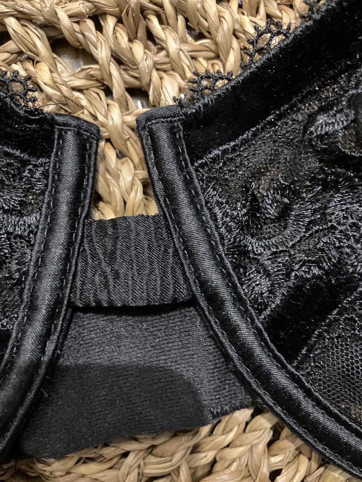 Other NWOT Victoria's Secret Black Lace Underwire Bra Size 36DD Size ONE SIZE - 4 Thumbnail