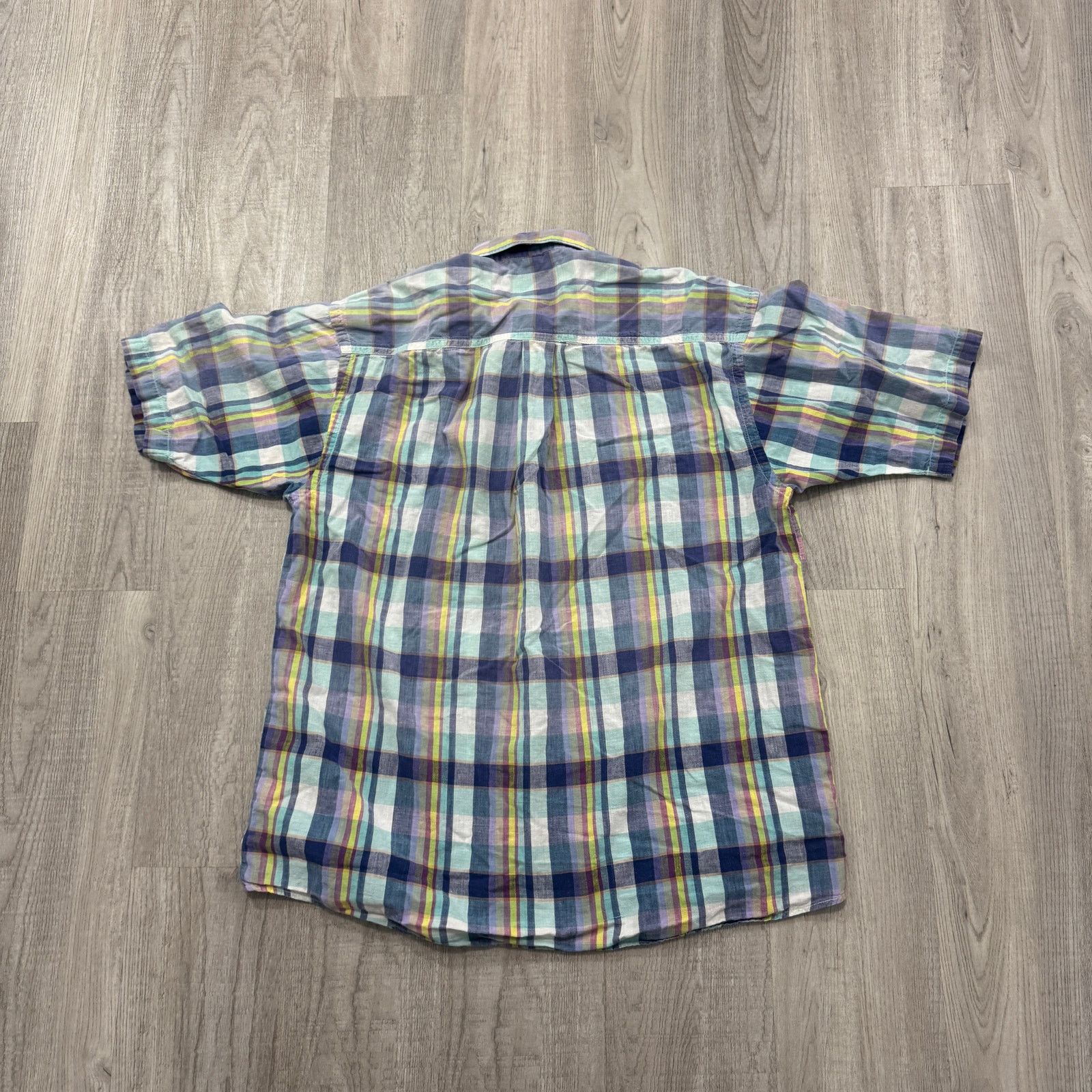 Vintage Vintage Van Heusen Short Sleeve Button Shirt Medium 90s Size US M / EU 48-50 / 2 - 5 Thumbnail
