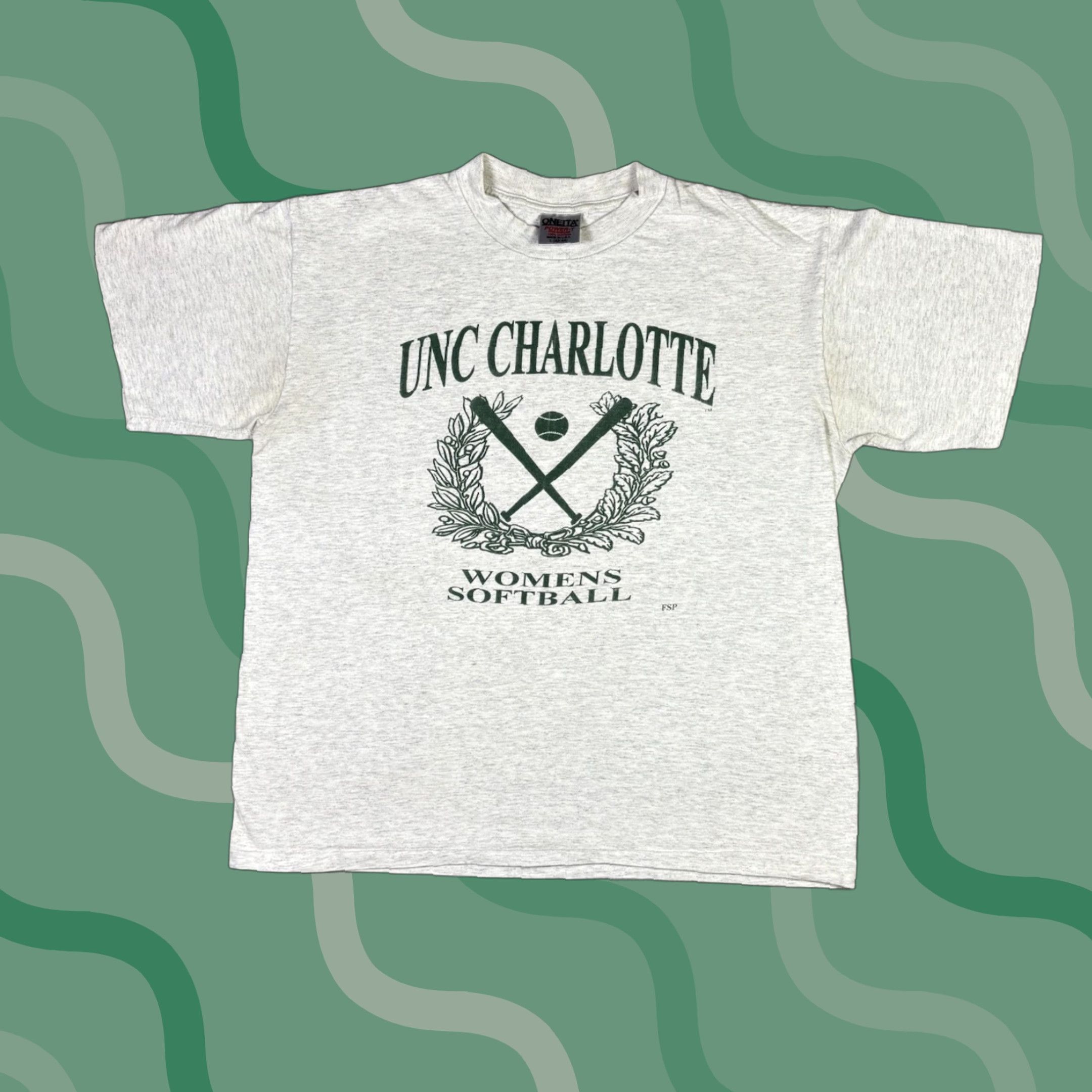 Vintage VINTAGE UNC Charlotte Womens Softball Sports T Shirt Single Stitch 90s Adult Lg Size L / US 10 / IT 46 - 1 Thumbnail