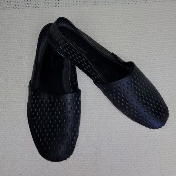 Designer BCBGeneration Black Leather Sz. 9.5 Hand Tooled Slipon Loafe Size US 9.5 / IT 39.5 - 2 Thumbnail