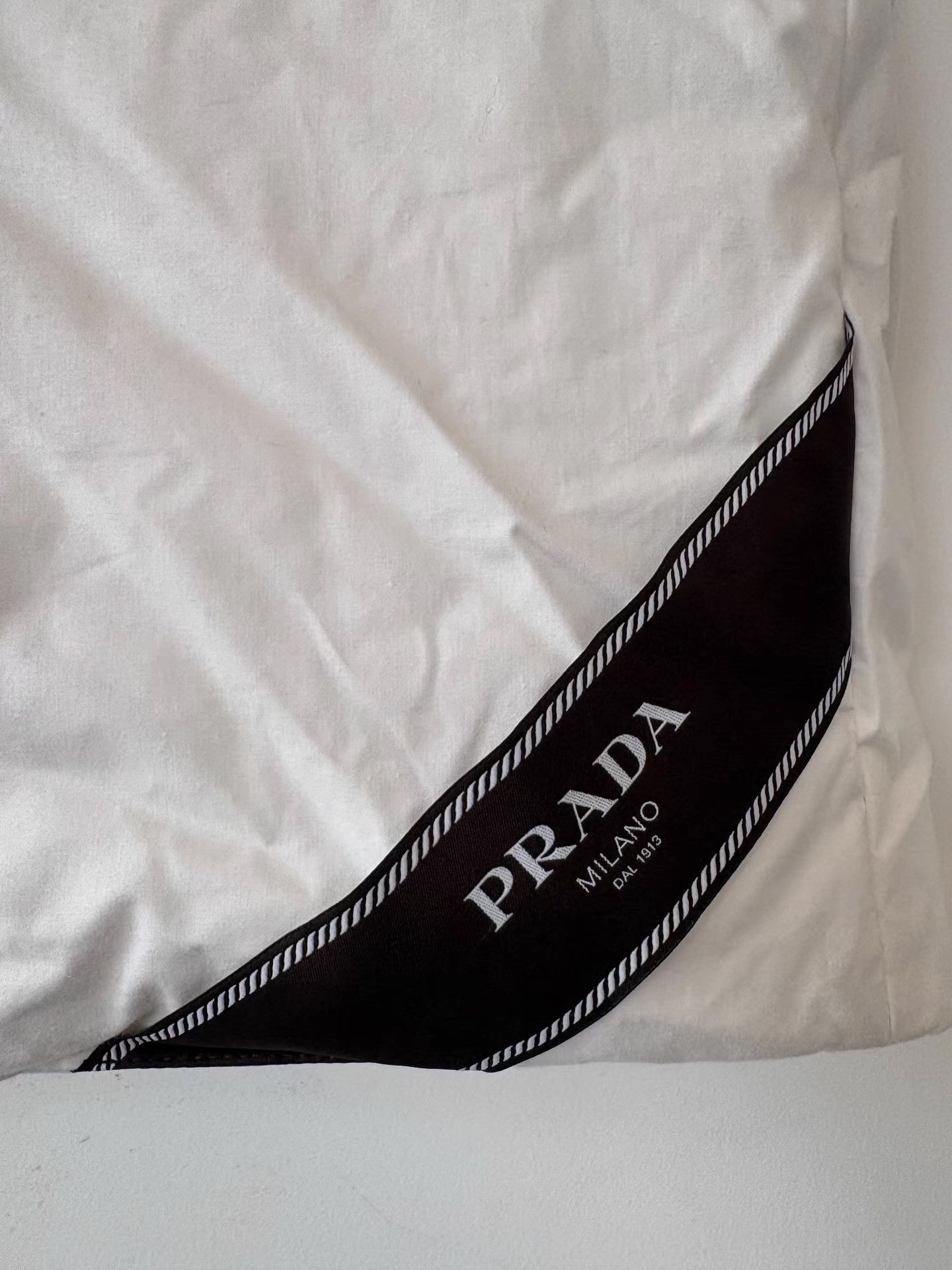 Prada Prada 23AW Men's Down Vest Ｑ21 Size US L / EU 52-54 / 3 - 6 Thumbnail