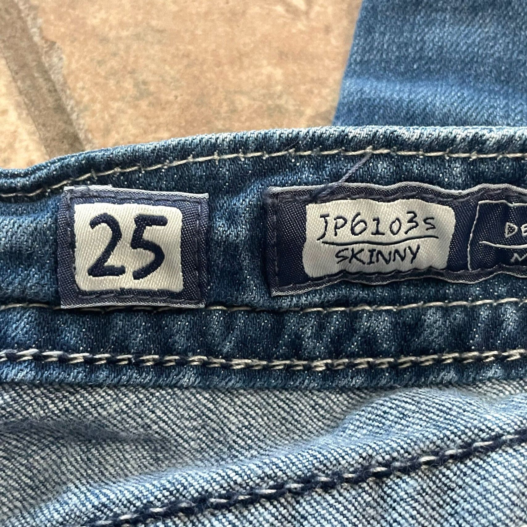 Miss Me VINTAGE Miss Me Skinny Jeans Women Size 25 Blue Distressed Embellished Pockets 2000s Size 42" / US 20 - 6 Thumbnail