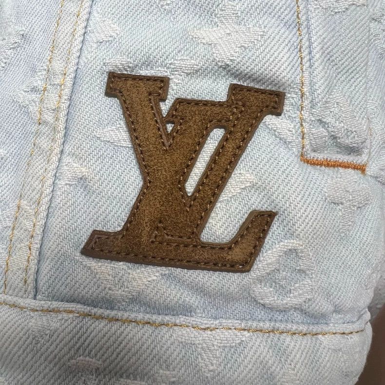 Louis Vuitton Louis Vuitton Taylor co-branded full print denim jacket Size US L / EU 52-54 / 3 - 4 Thumbnail