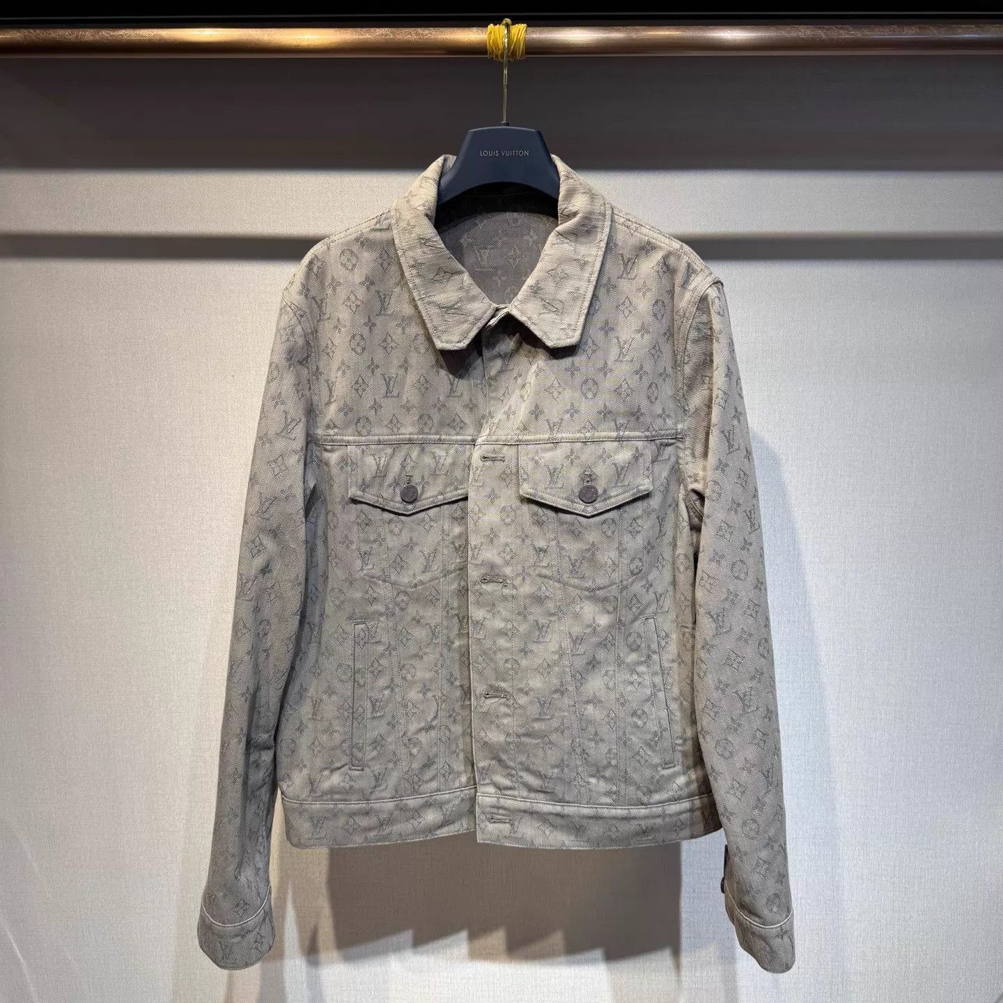 Louis Vuitton Louis Vuitton gray Monogram denim jacket 52 new Size US L / EU 52-54 / 3 - 1 Thumbnail