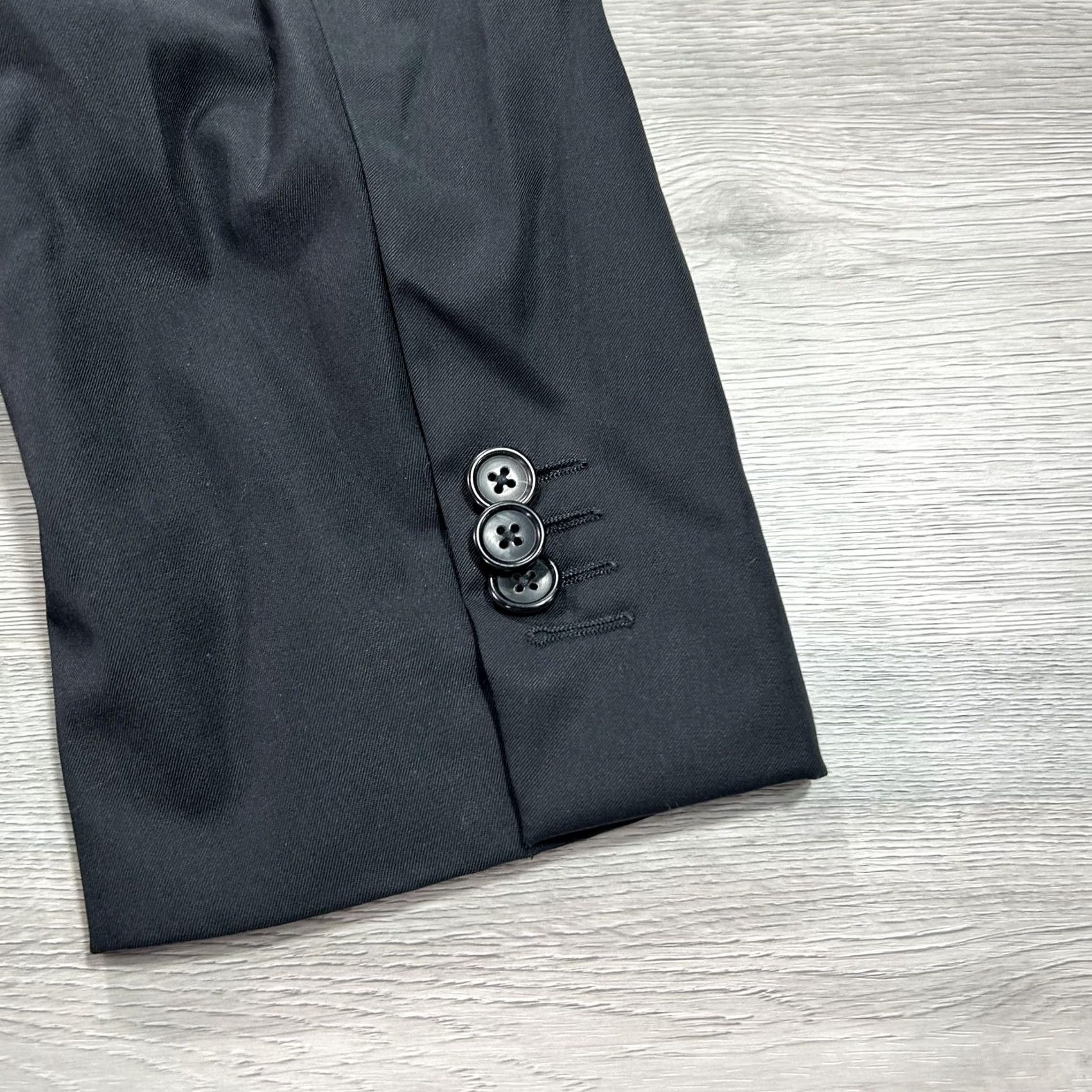 Hugo Boss VINTAGE BOSS Hugo Boss Blazer Mens 42L Black Virgin Wool Made in Slovakia Selection Tailored Line 2 Button Notch Lapel Wool Jacket Coat Mens Size 42R - 4 Thumbnail