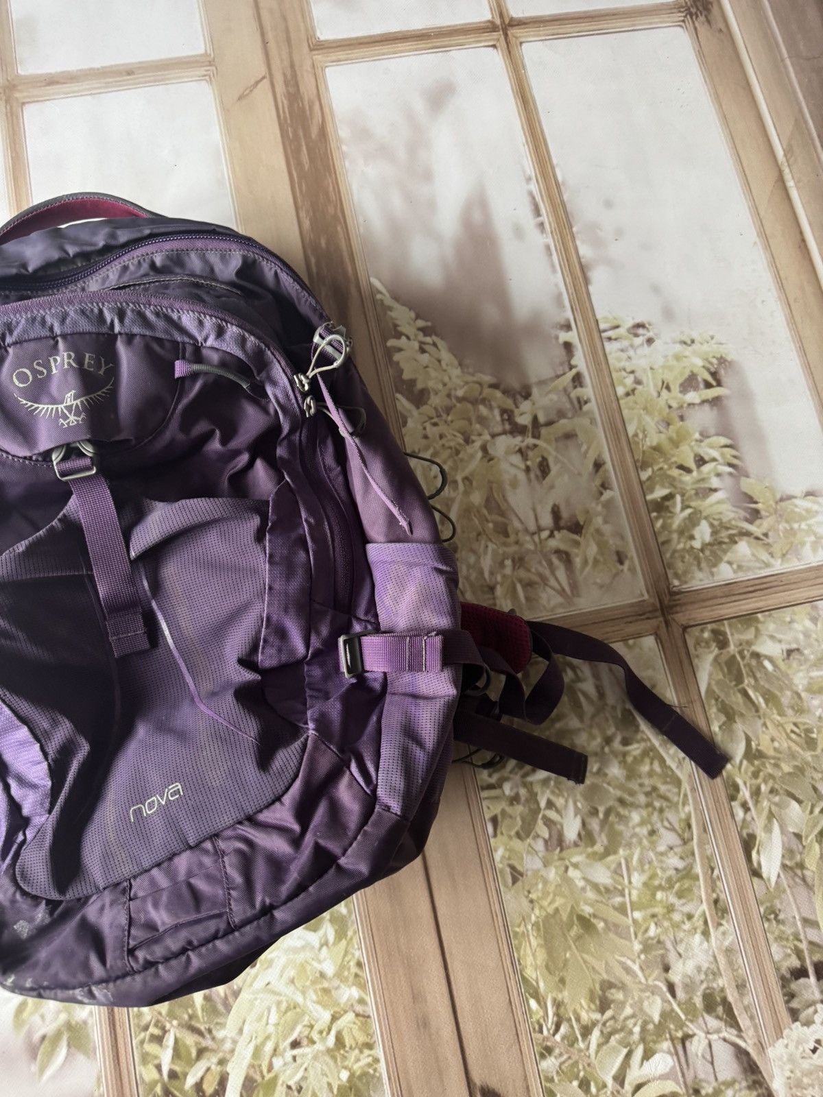 Osprey Osprey Nova 33L Women's Backpack - Deep Purple - Gorpcore Size ONE SIZE - 3 Thumbnail