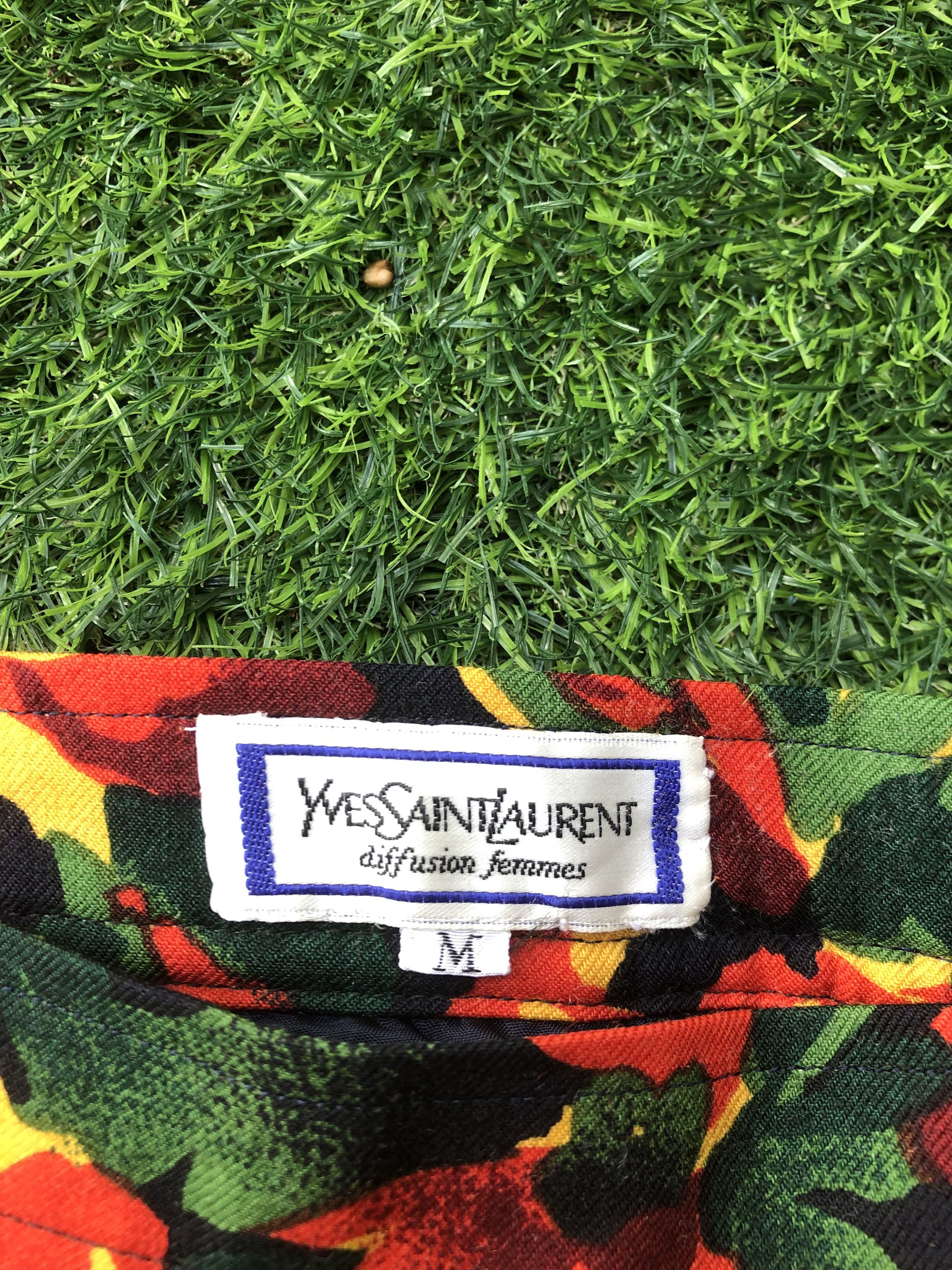 Yves Saint Laurent Yves Saint Laurent Skirt (P012) Size 25" / US 0 / IT 36 - 2 Thumbnail