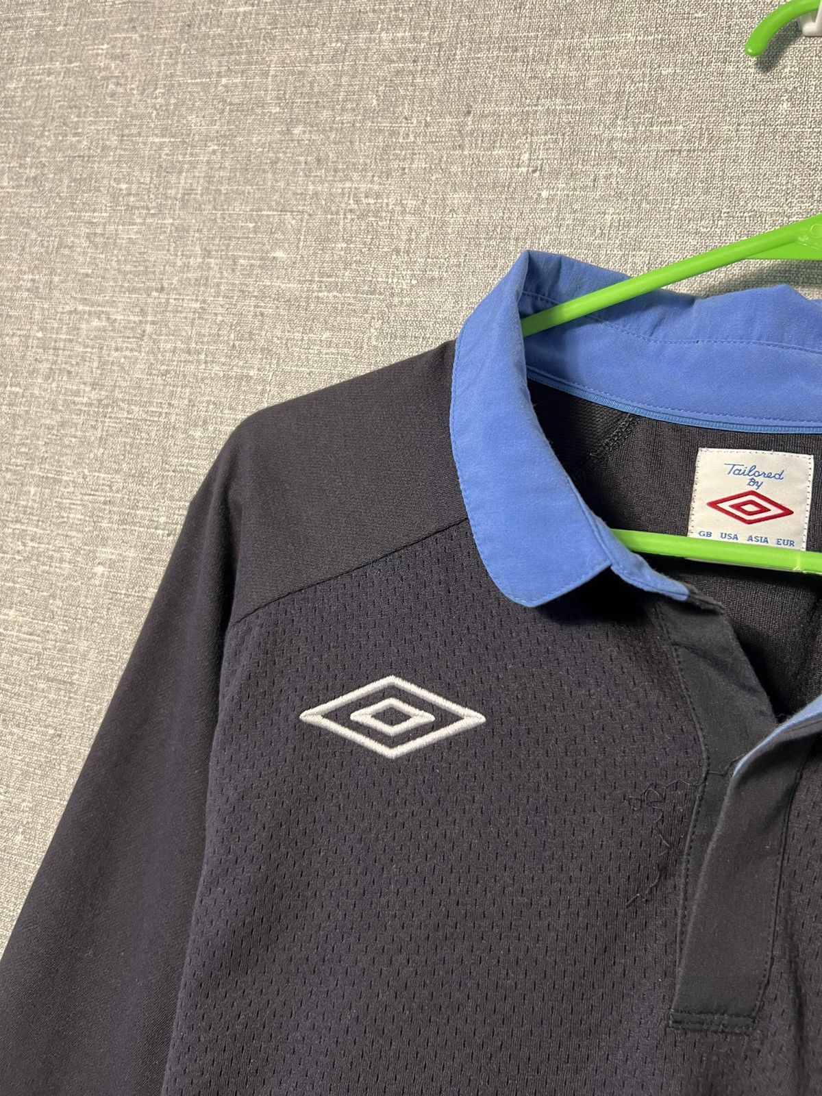 Umbro × Vintage England 2011 Away Football Kit 2012 Soccer Jersey Size US L / EU 52-54 / 3 - 4 Thumbnail