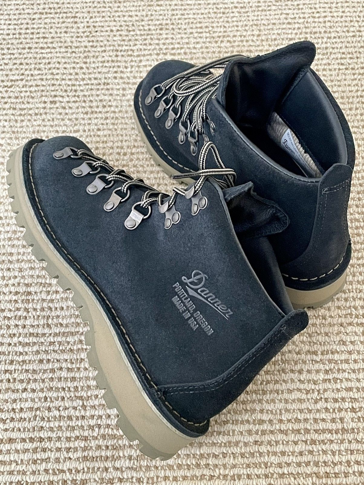 Danner Danner mountain light black butte 7 wide Size US 7 / EU 40 - 3 Thumbnail