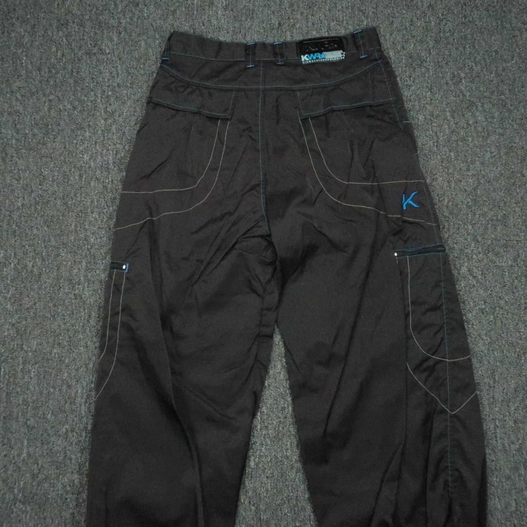 Vintage VINTAGE Kikwear Pants Men 32x32 Black Nylon Cargo Baggy Skater Y2K Pants Mens Size US 32 / EU 48 - 7 Thumbnail