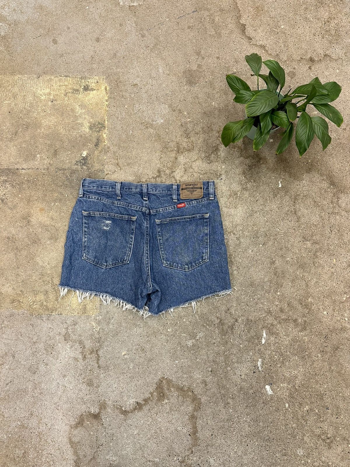 Vintage × Wrangler Wrangler Cutoff Distressed Jean Shorts Size 34 Size US 34 / EU 50 - 2 Thumbnail