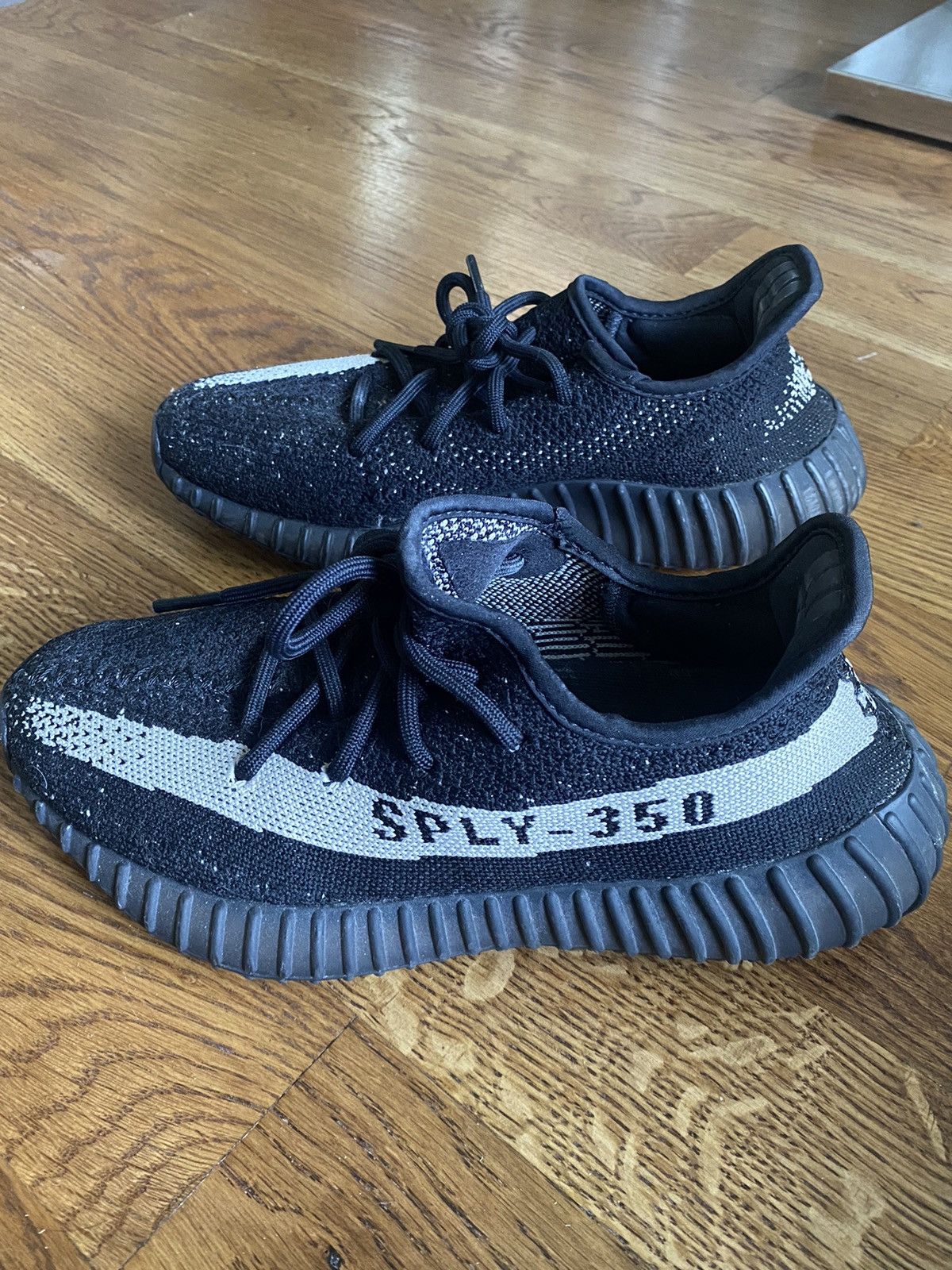 Adidas × Kanye West adidas YEEZY BOOST 350v2 Oreo Size US 6 / EU 39 - 18 Thumbnail
