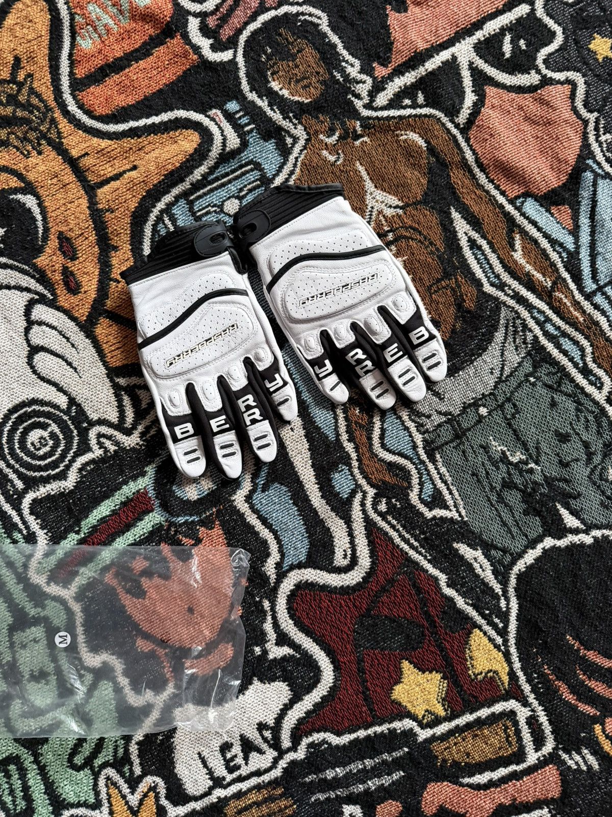 The GV Gallery Raspberry hills gloves size m Size ONE SIZE - 2 Thumbnail