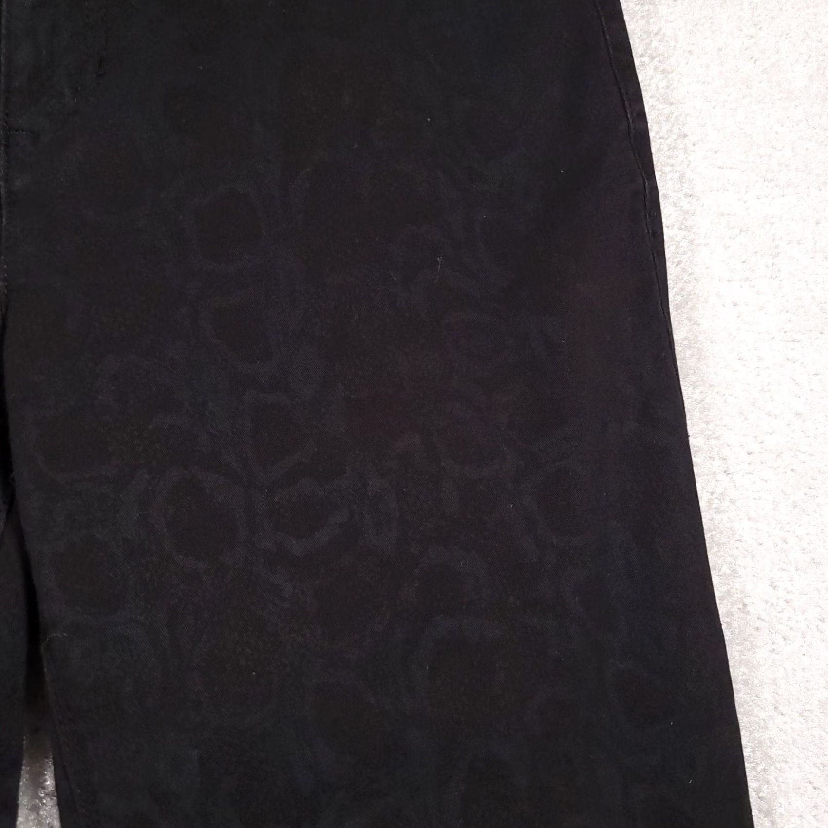 Jones New York Jones New York Sport Ankle Pants Women’s 4P Petite Black Snake Print Pockets Size 27" / US 4 / IT 40 - 7 Thumbnail