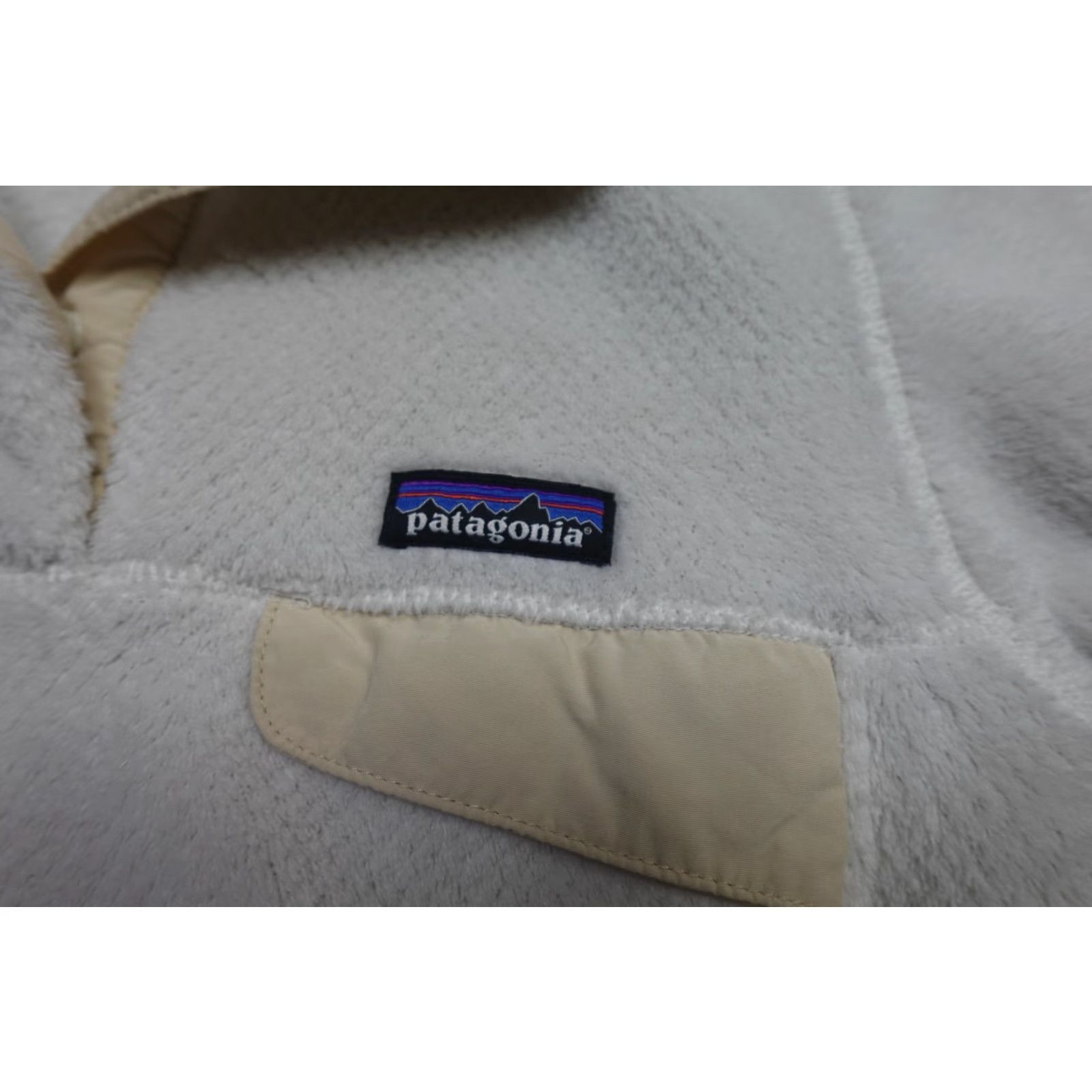 Patagonia Patagonia Sweater Shirt Womens Small White Fleece Dolman Sleeve High Neck Pullover Outdoor All Seasons Long Sleeve Size S / US 4 / IT 40 - 3 Thumbnail