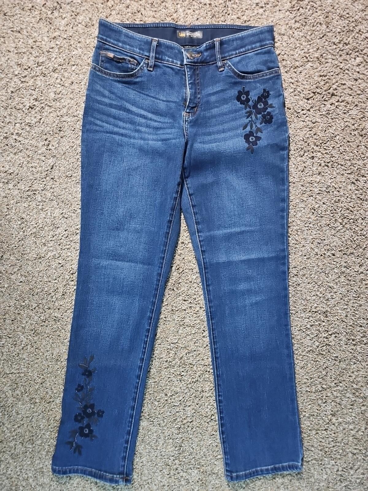 Lee Lee Regular Straight MidRise Flex Motion 8 Jeans Floral Size 30" / US 8 / IT 44 - 1 Thumbnail