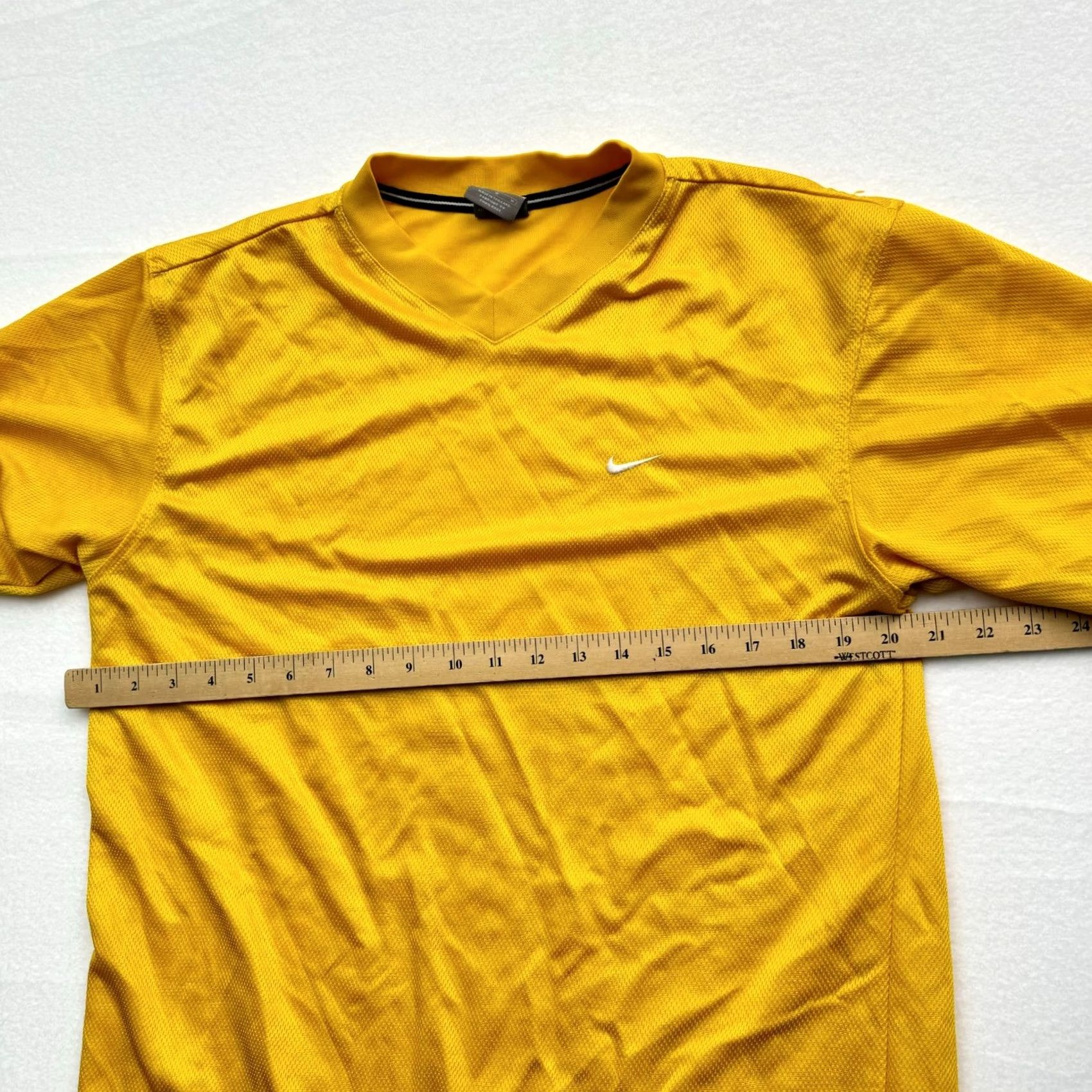 Nike VINTAGE Nike Sportswear Y2K Mens Medium Gray Tag Yellow Athletic Shirt Jersey Mens Size US M / EU 48-50 / 2 - 5 Thumbnail
