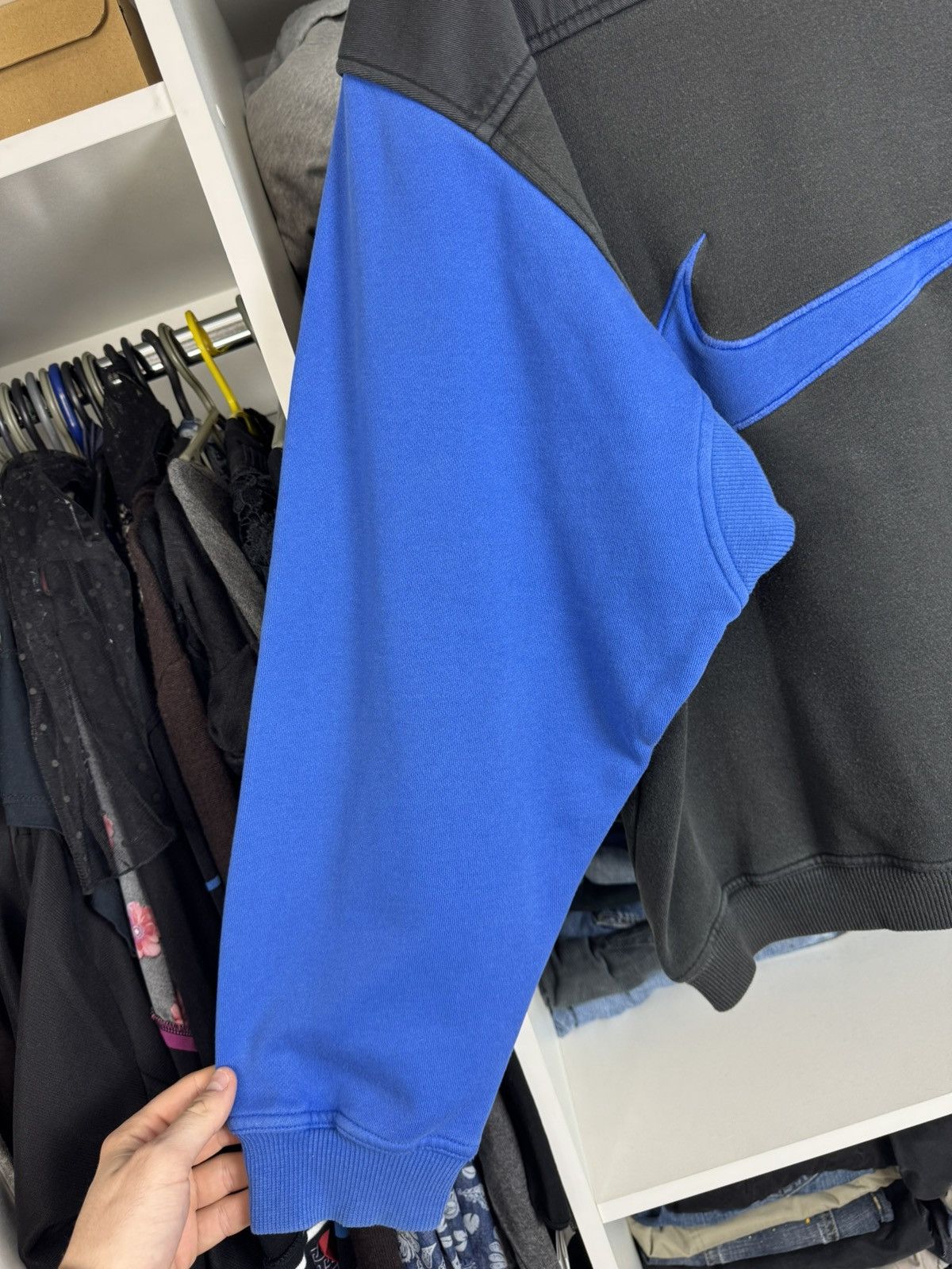 Nike Vintage Nike Premier Big Logo Faded Distressed Sweatshirt Size US L / EU 52-54 / 3 - 20 Thumbnail