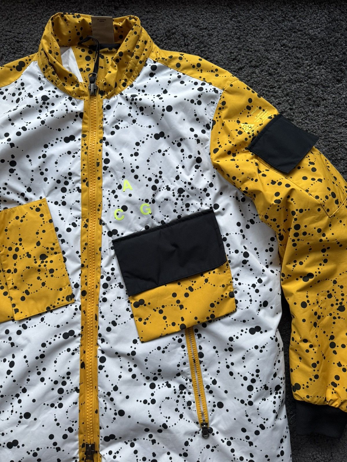 Errolson Hugh × Nike × Nike ACG Nike Lab ACG White and Yellow Errolson Hugh Insulated Jacket Size US XL / EU 56 / 4 - 4 Thumbnail