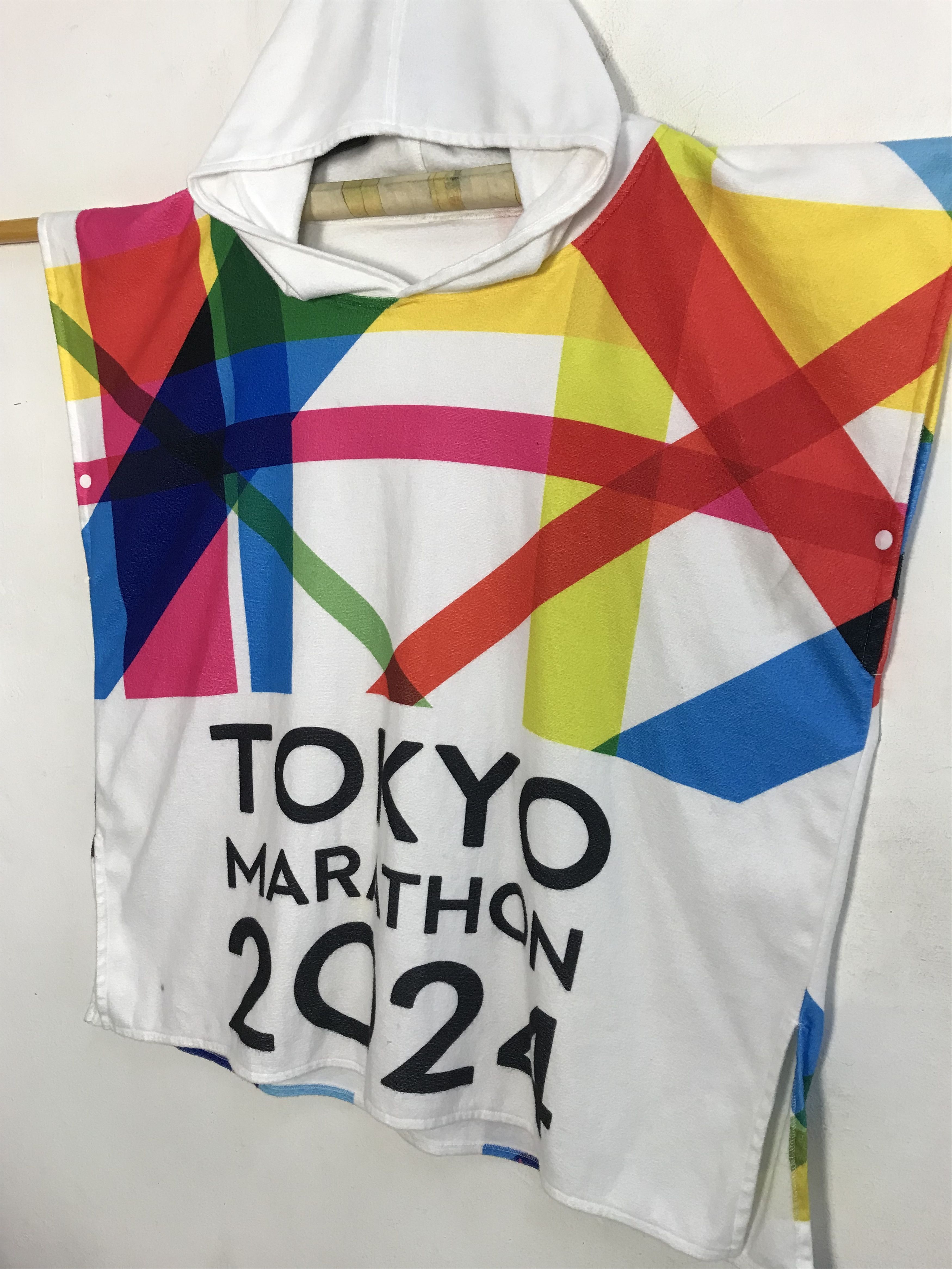 Japanese Brand Tokyo Marathon Poncho 2024 Finisher Free Size Runne’s Robe Size US XL / EU 56 / 4 - 4 Thumbnail